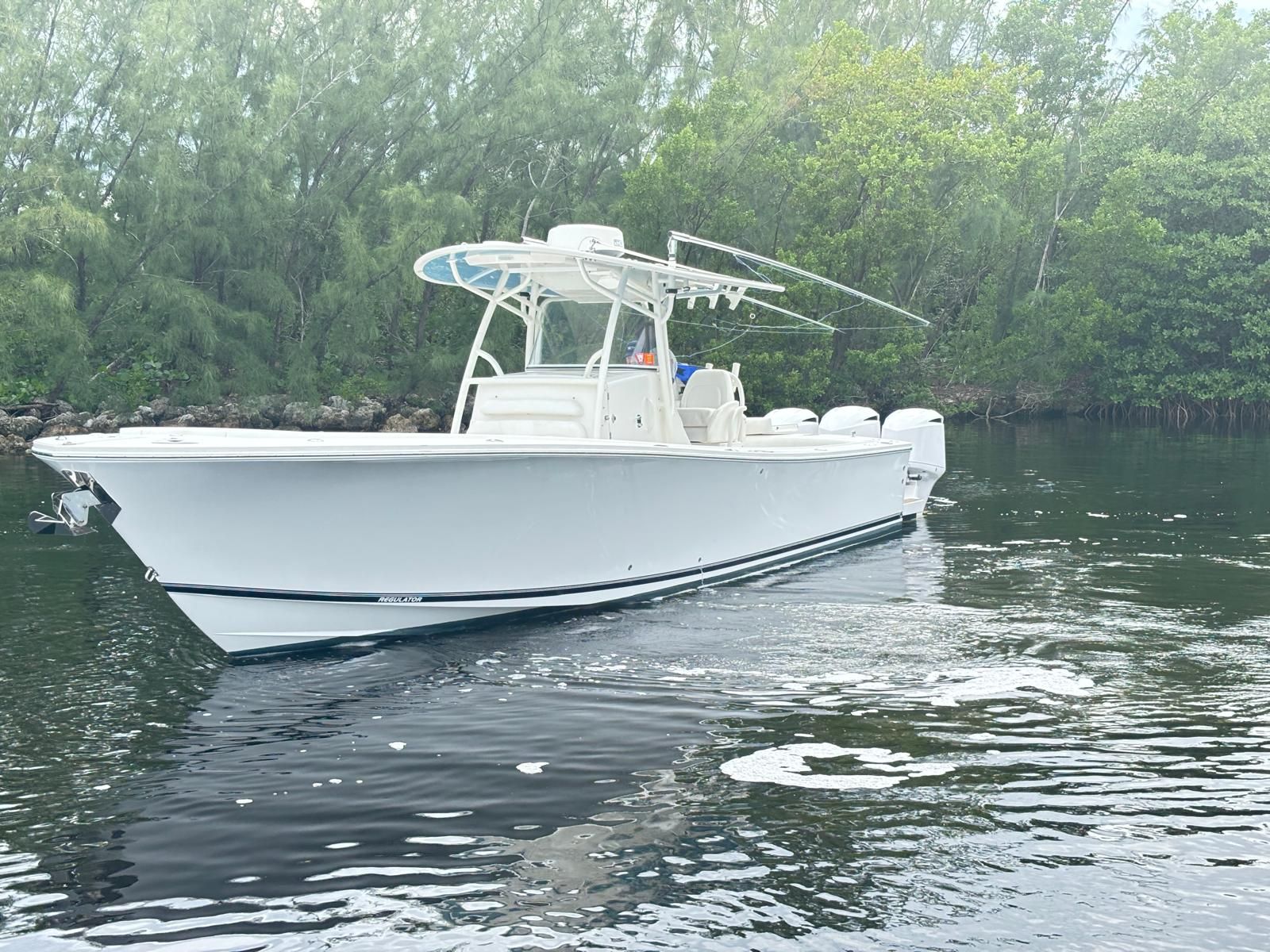 2015 Regulator 34 CC Image Thumbnail #4