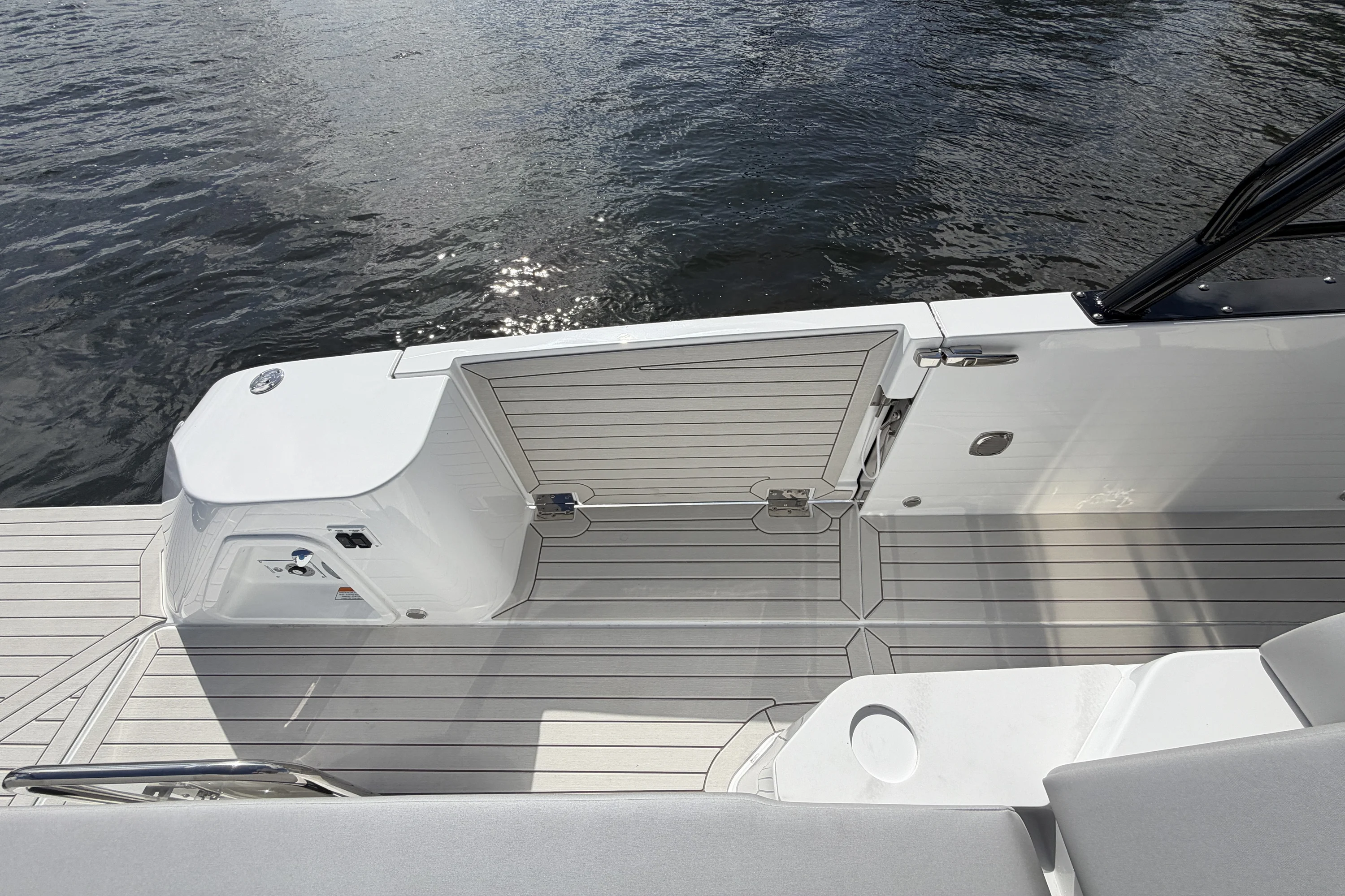 2026 Cruisers Yachts 38 VTR Image Thumbnail #23