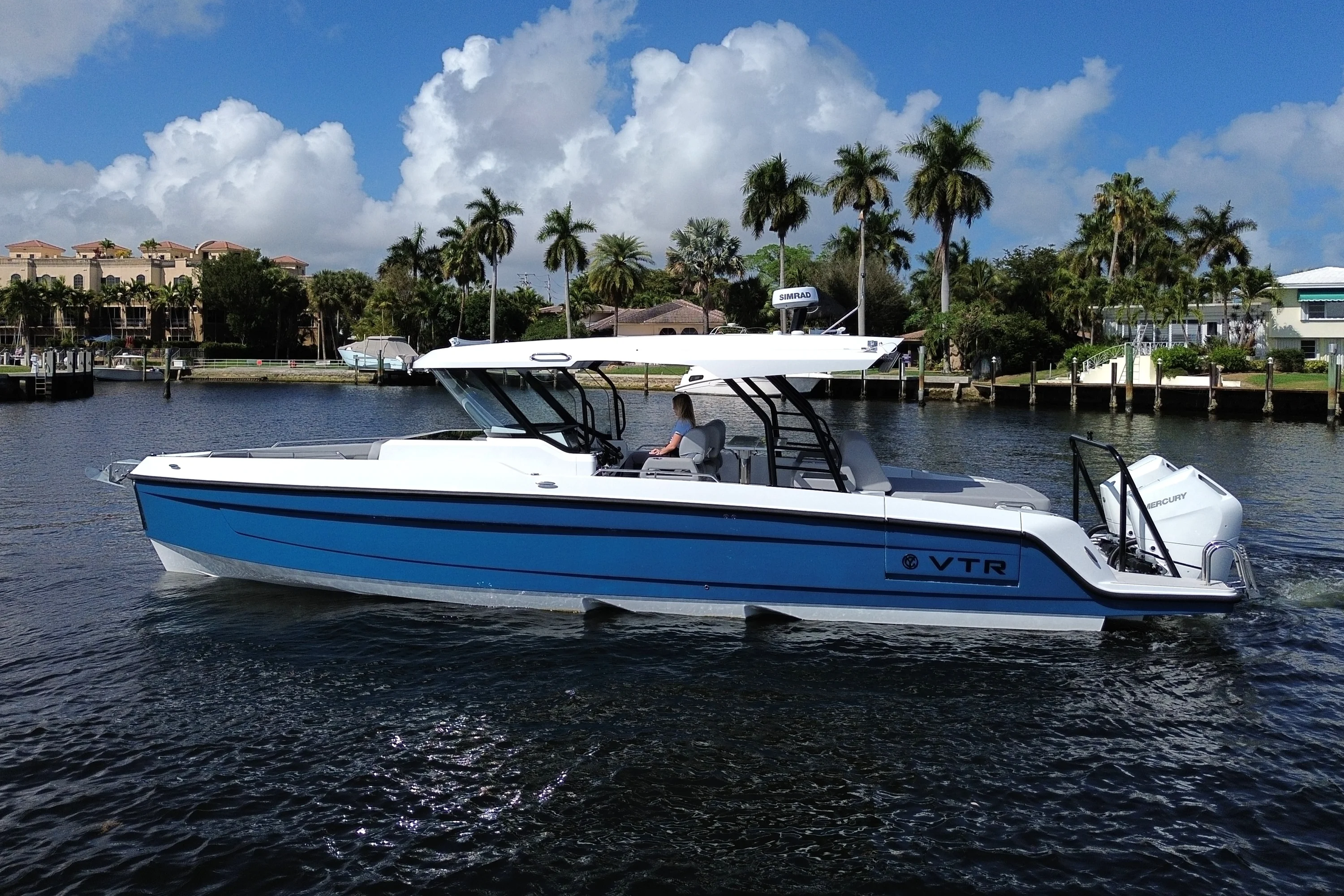 2026 Cruisers Yachts 38 VTR Image Thumbnail #4