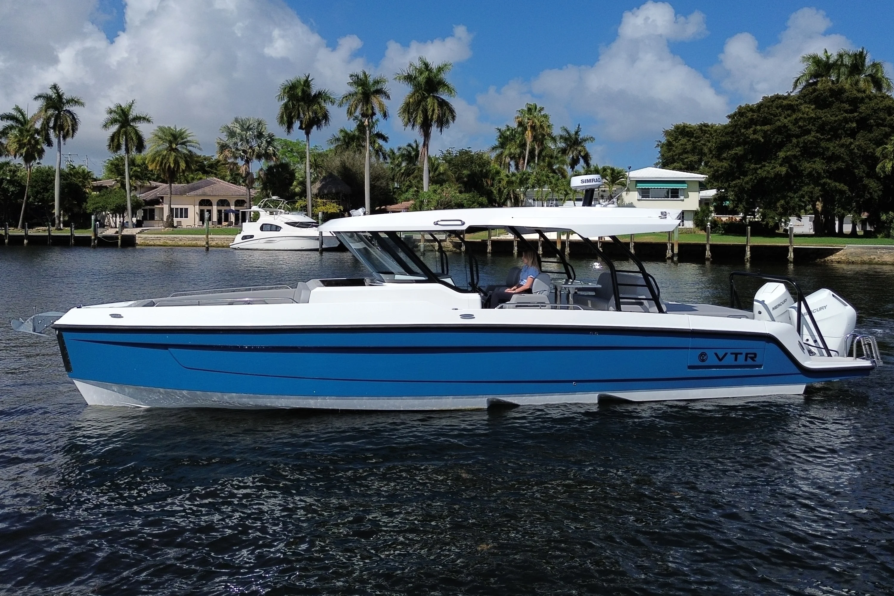 2026 Cruisers Yachts 38 VTR Image Thumbnail #2