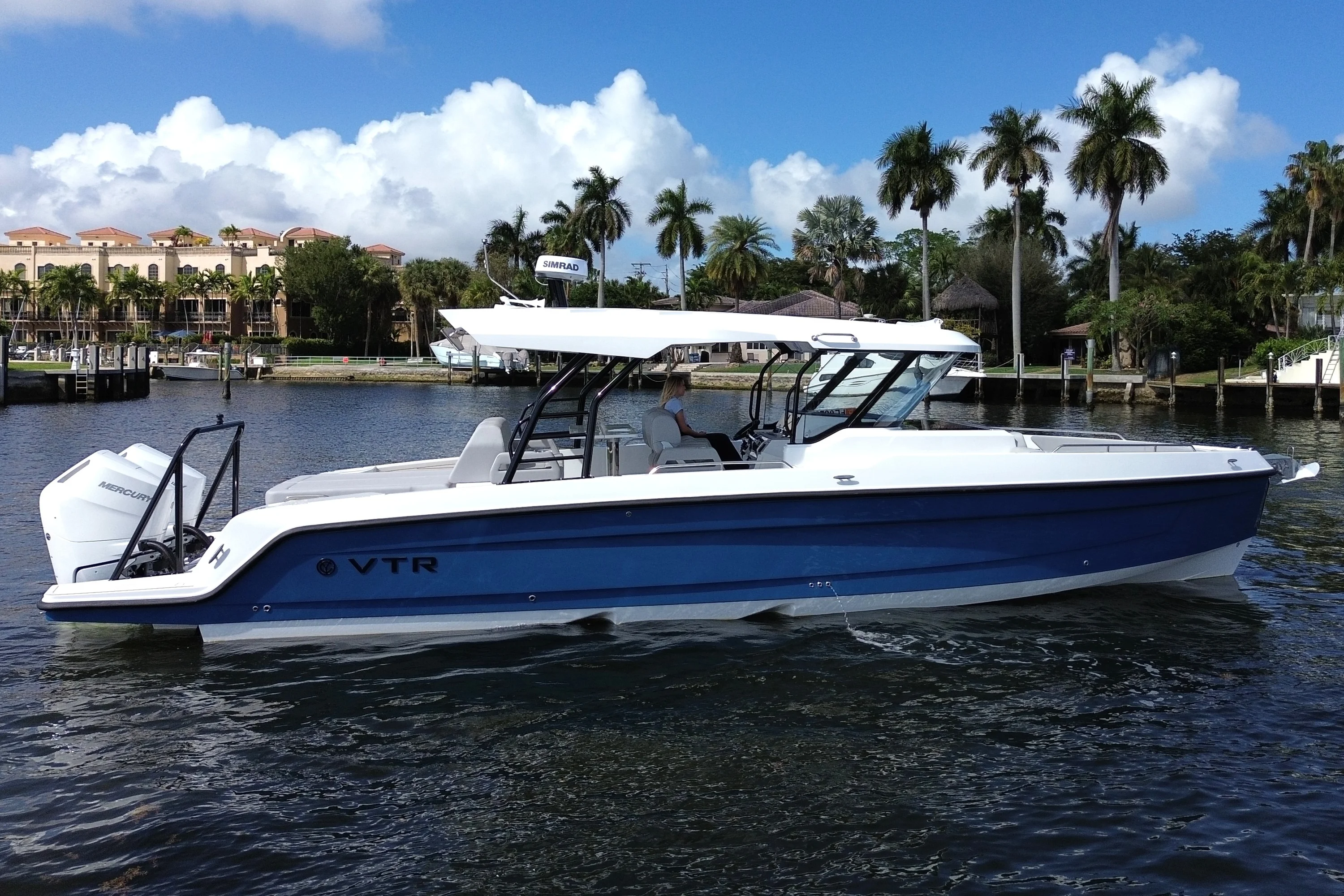 2026 Cruisers Yachts 38 VTR Image Thumbnail #13