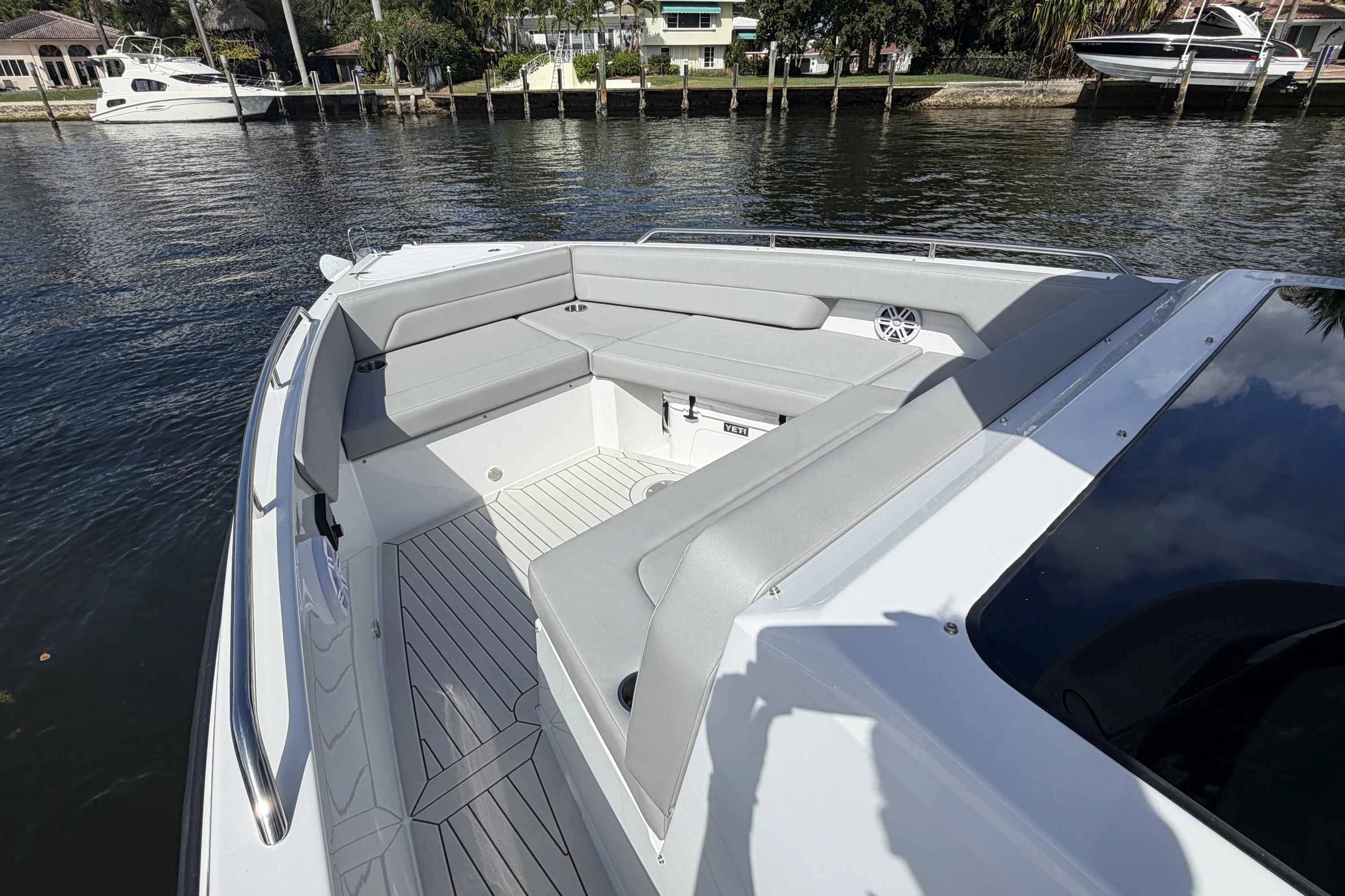 2026 Cruisers Yachts 38 VTR Image Thumbnail #37