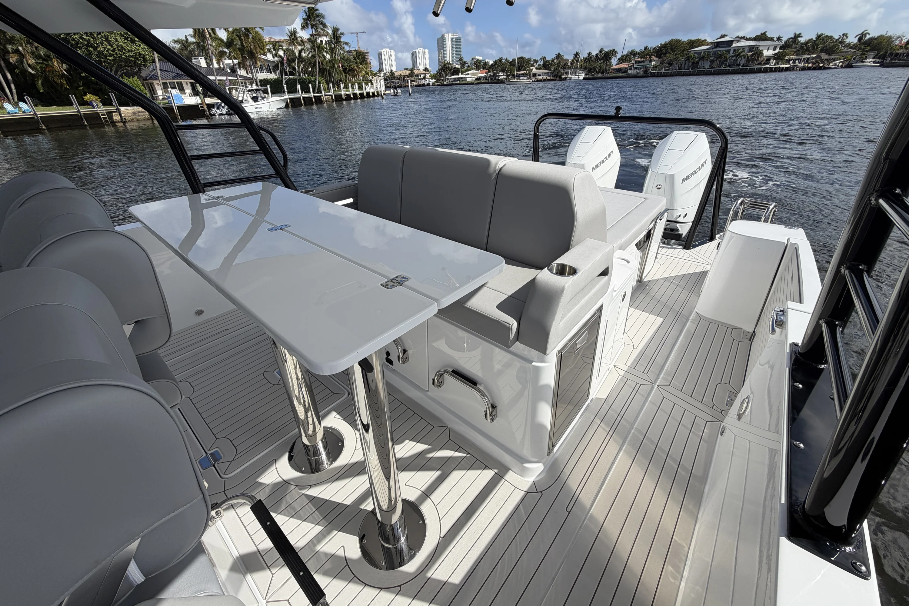 2026 Cruisers Yachts 38 VTR Image Thumbnail #27