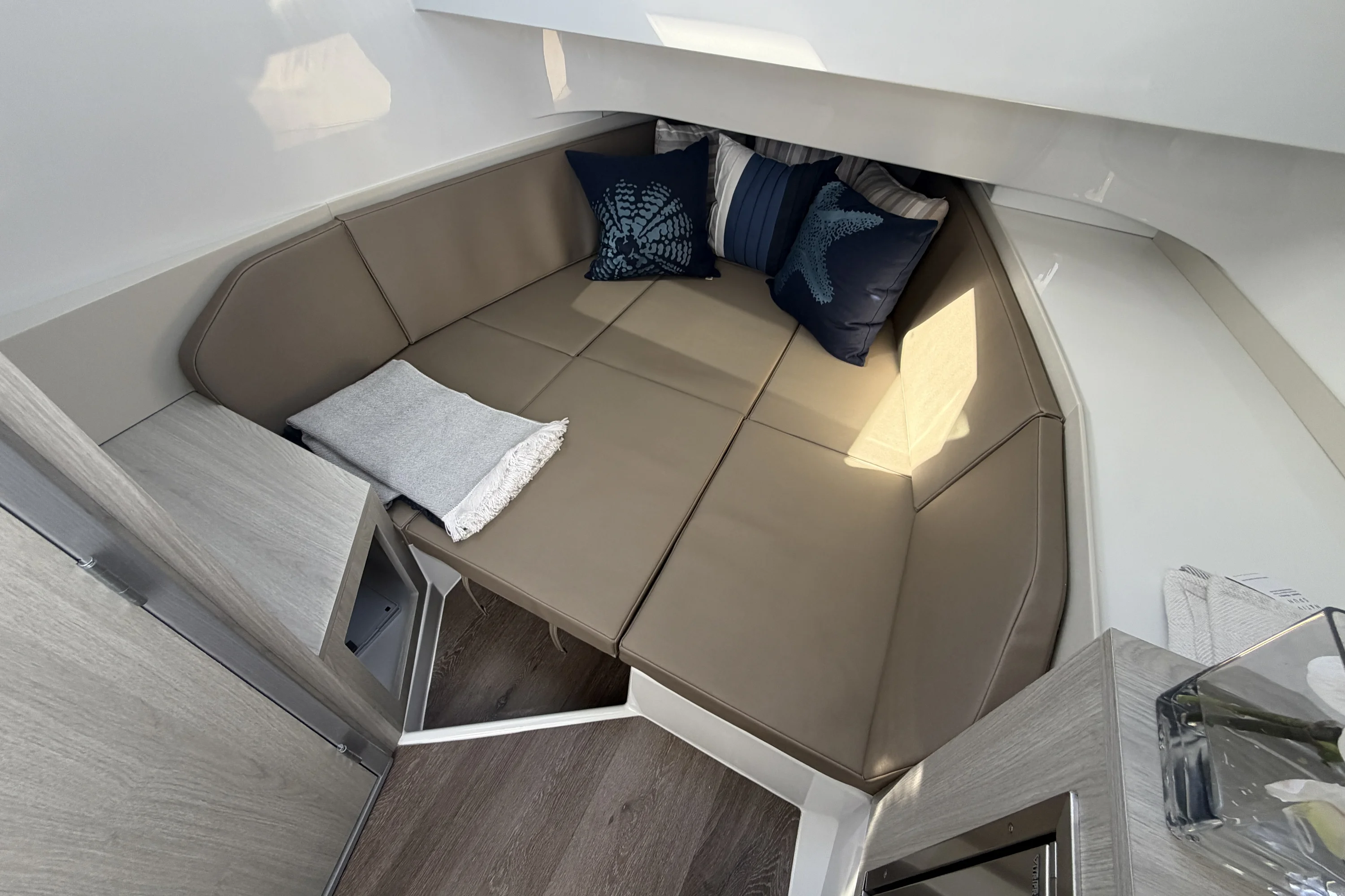 2026 Cruisers Yachts 38 VTR Image Thumbnail #44