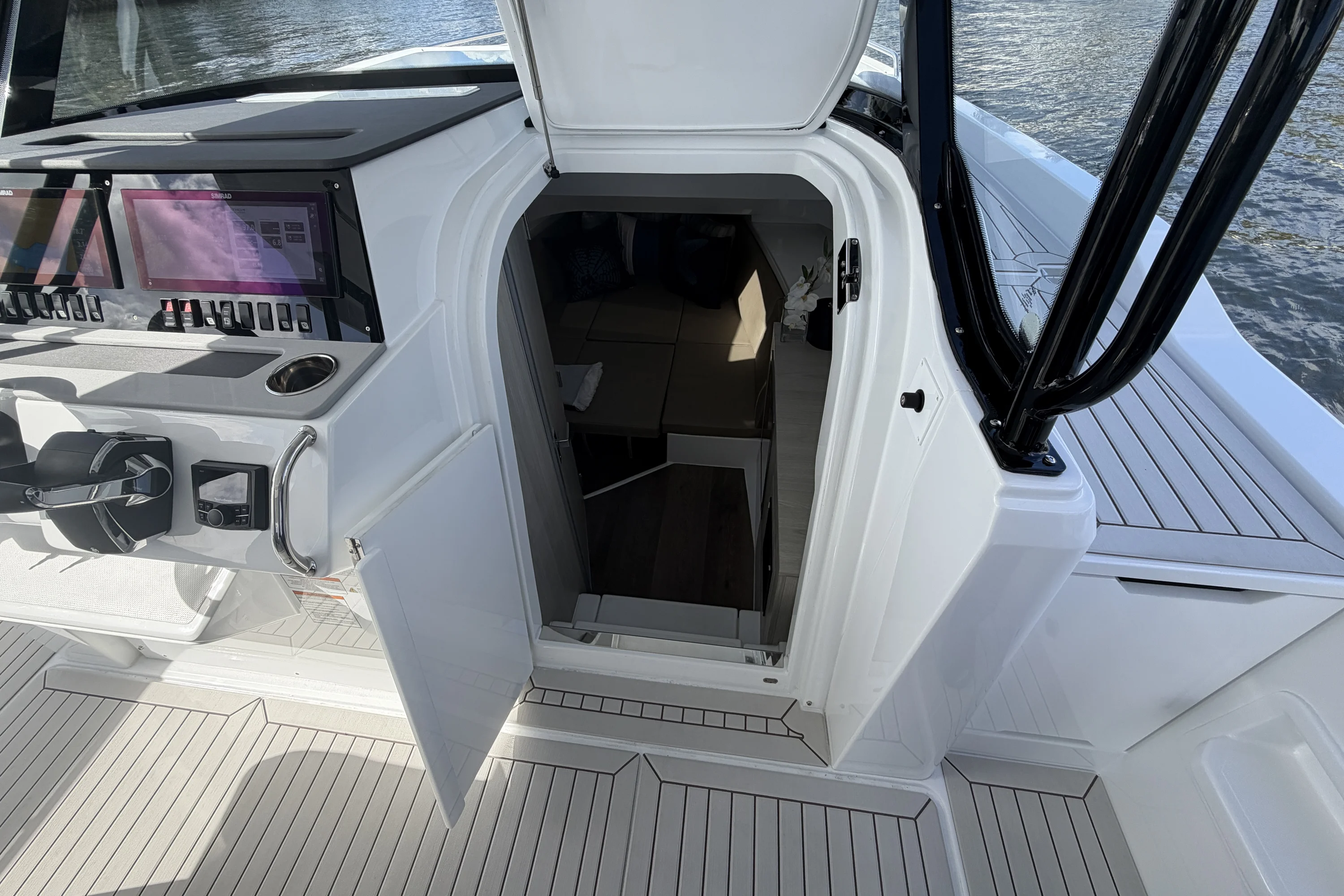 2026 Cruisers Yachts 38 VTR Image Thumbnail #42