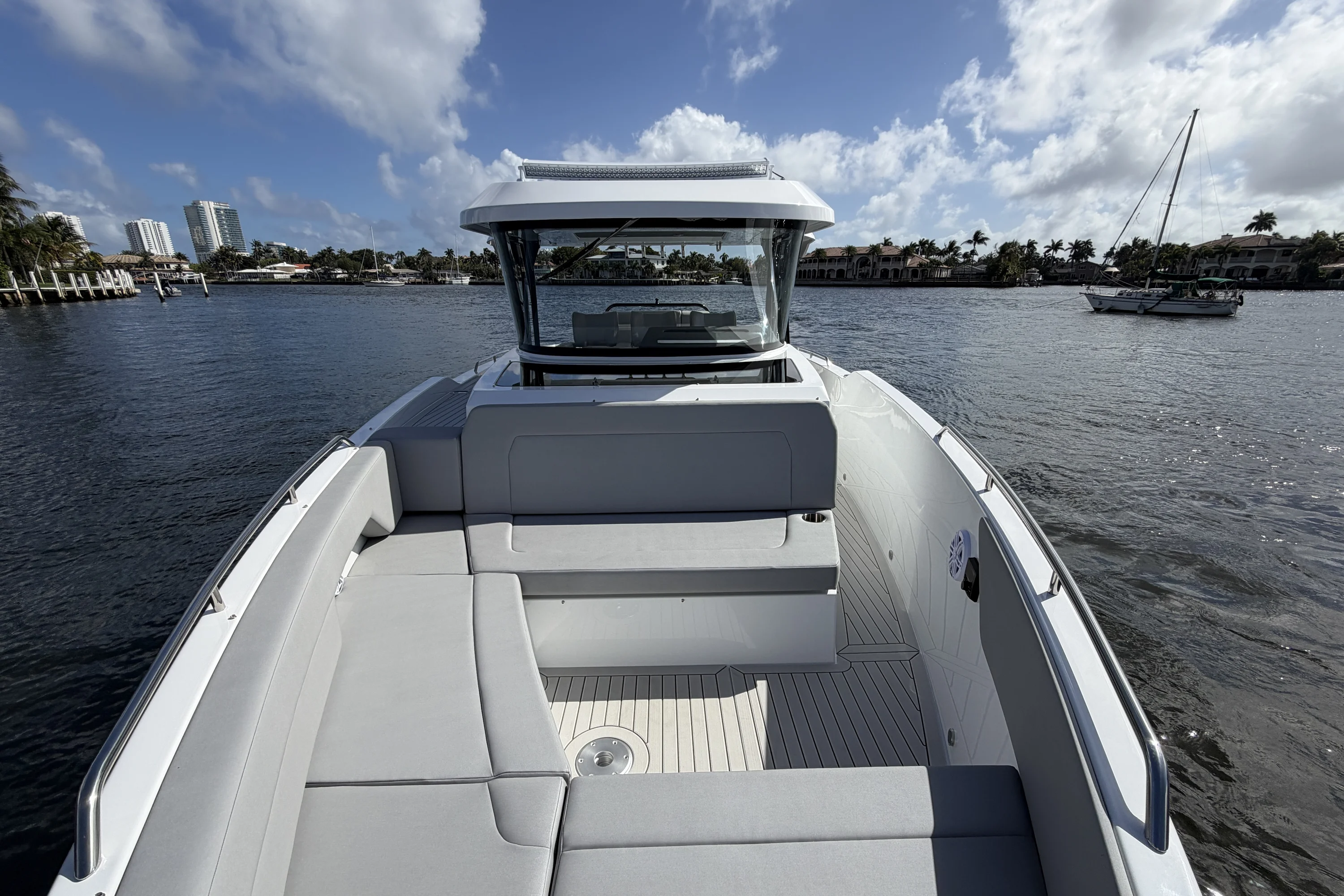 2026 Cruisers Yachts 38 VTR Image Thumbnail #39