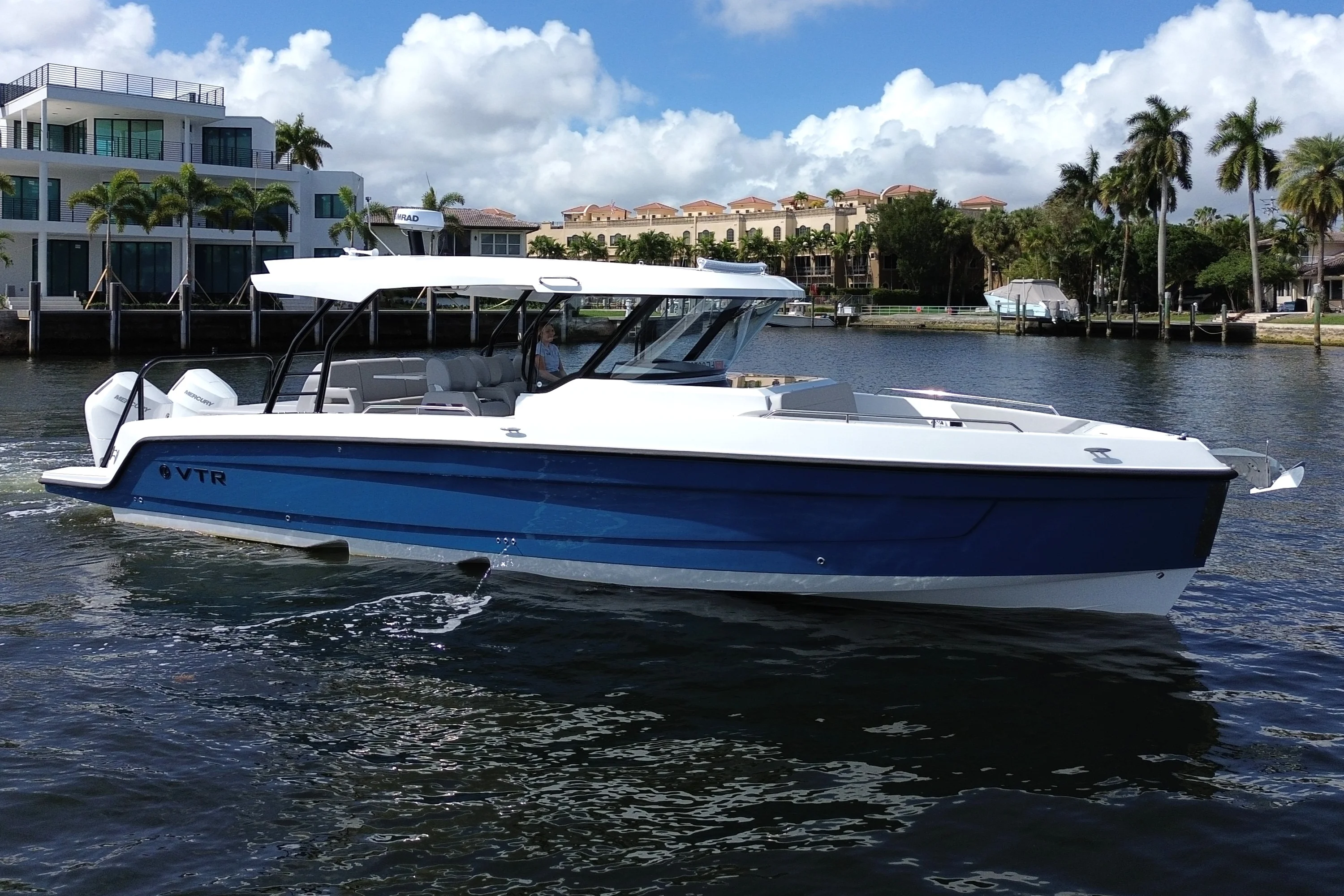 2026 Cruisers Yachts 38 VTR Image Thumbnail #11