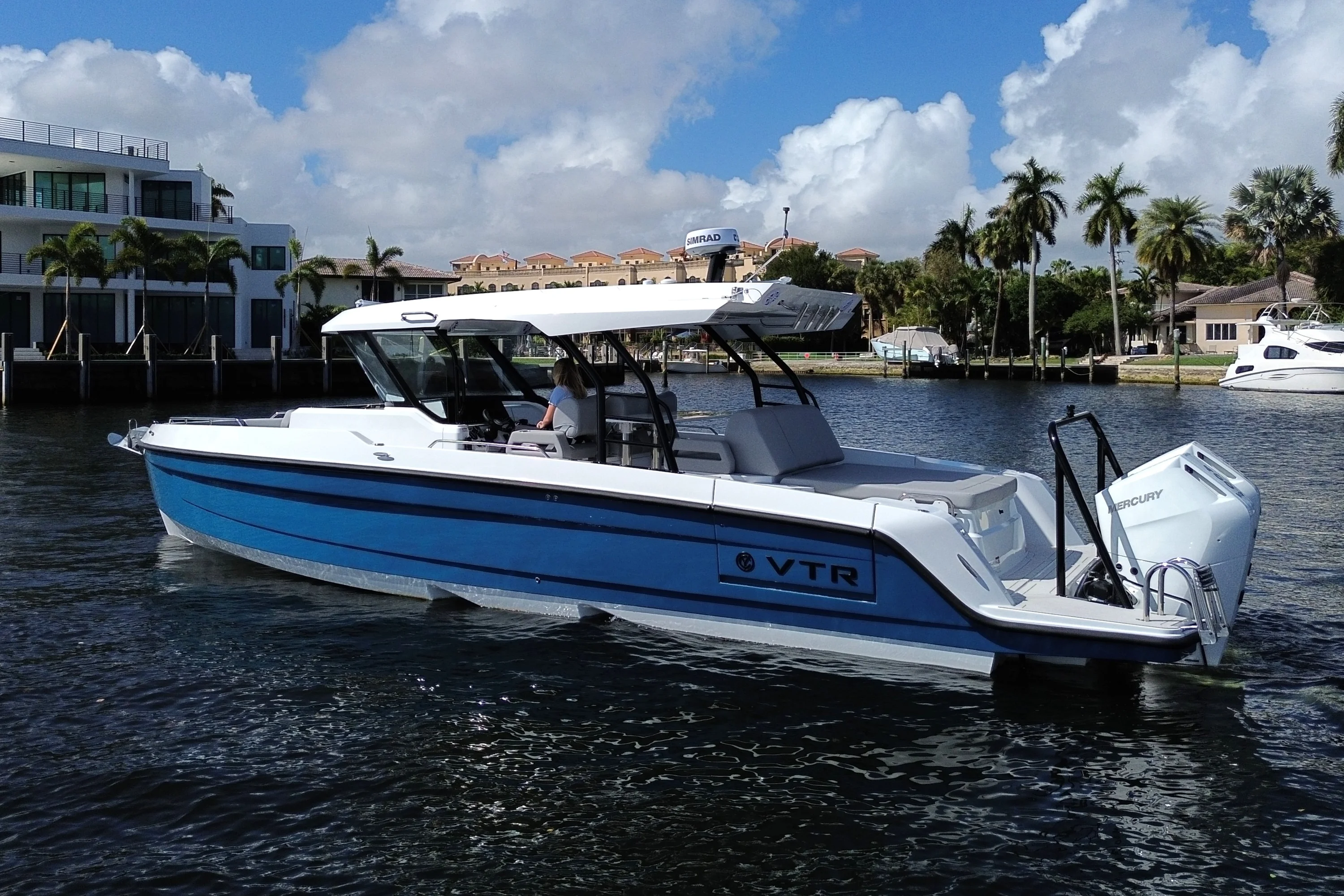 2026 Cruisers Yachts 38 VTR Image Thumbnail #5