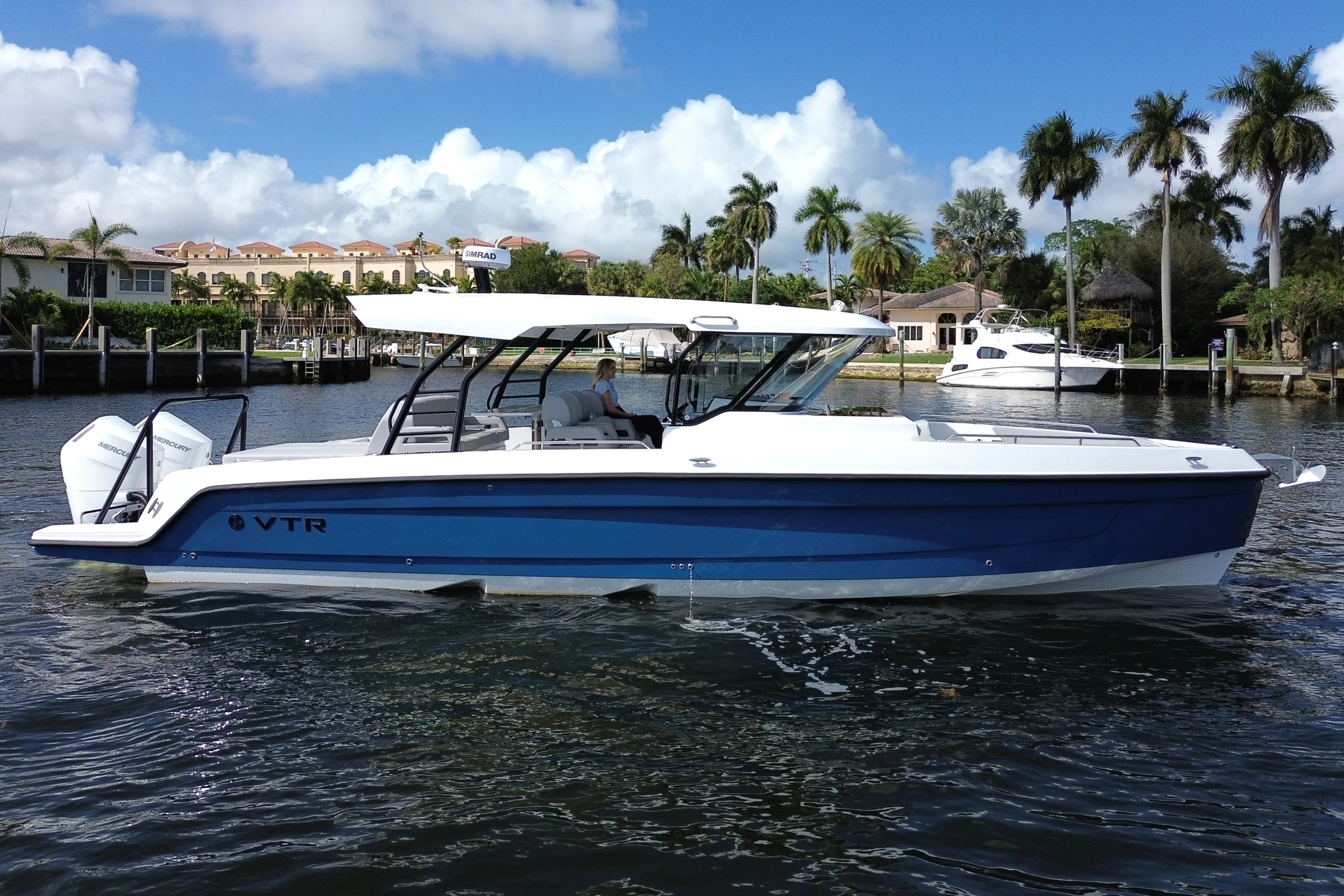 2026 Cruisers Yachts 38 VTR Image Thumbnail #12