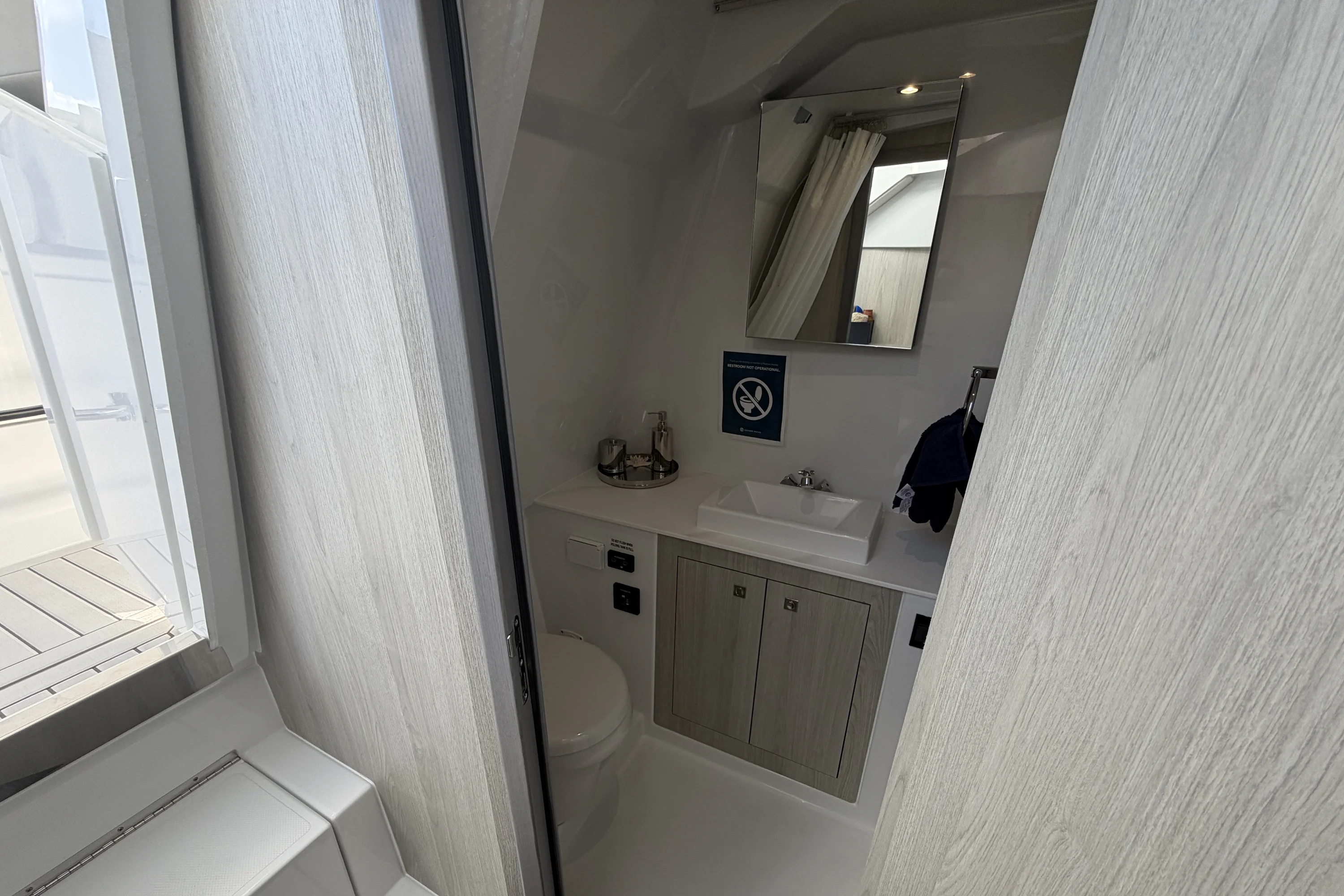 2026 Cruisers Yachts 38 VTR Image Thumbnail #48