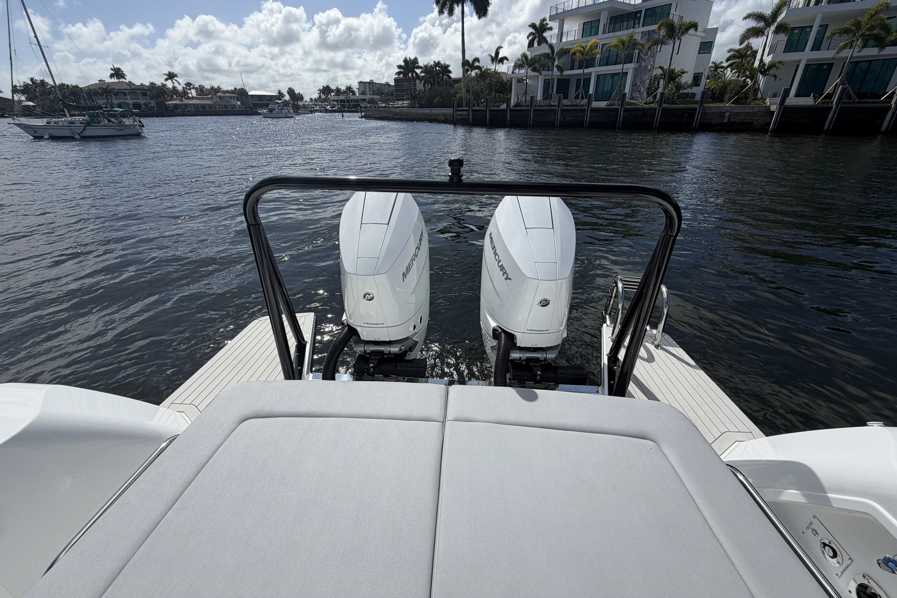 2026 Cruisers Yachts 38 VTR Image Thumbnail #15