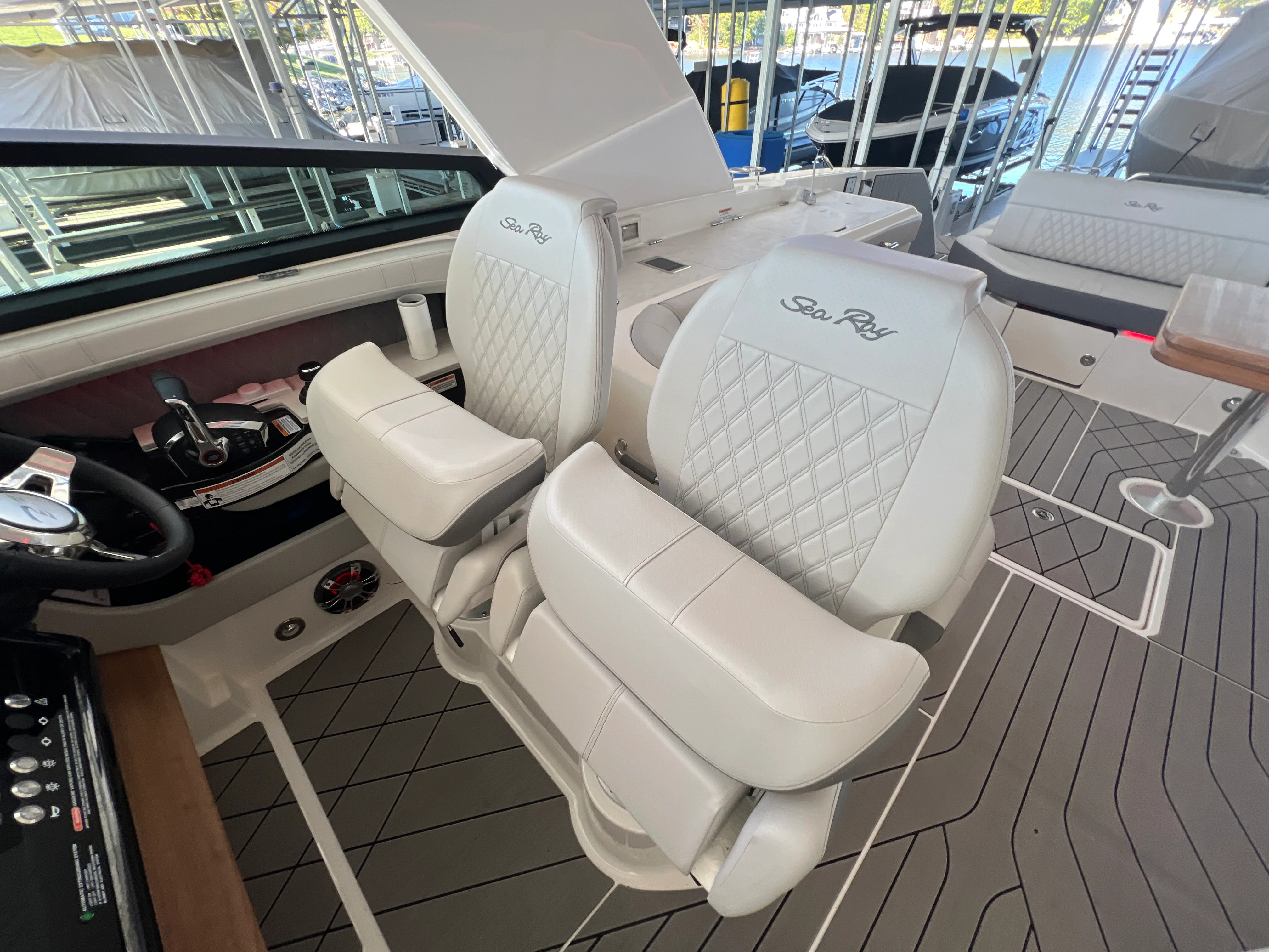 2022 Sea Ray 400 SLX Image Thumbnail #14
