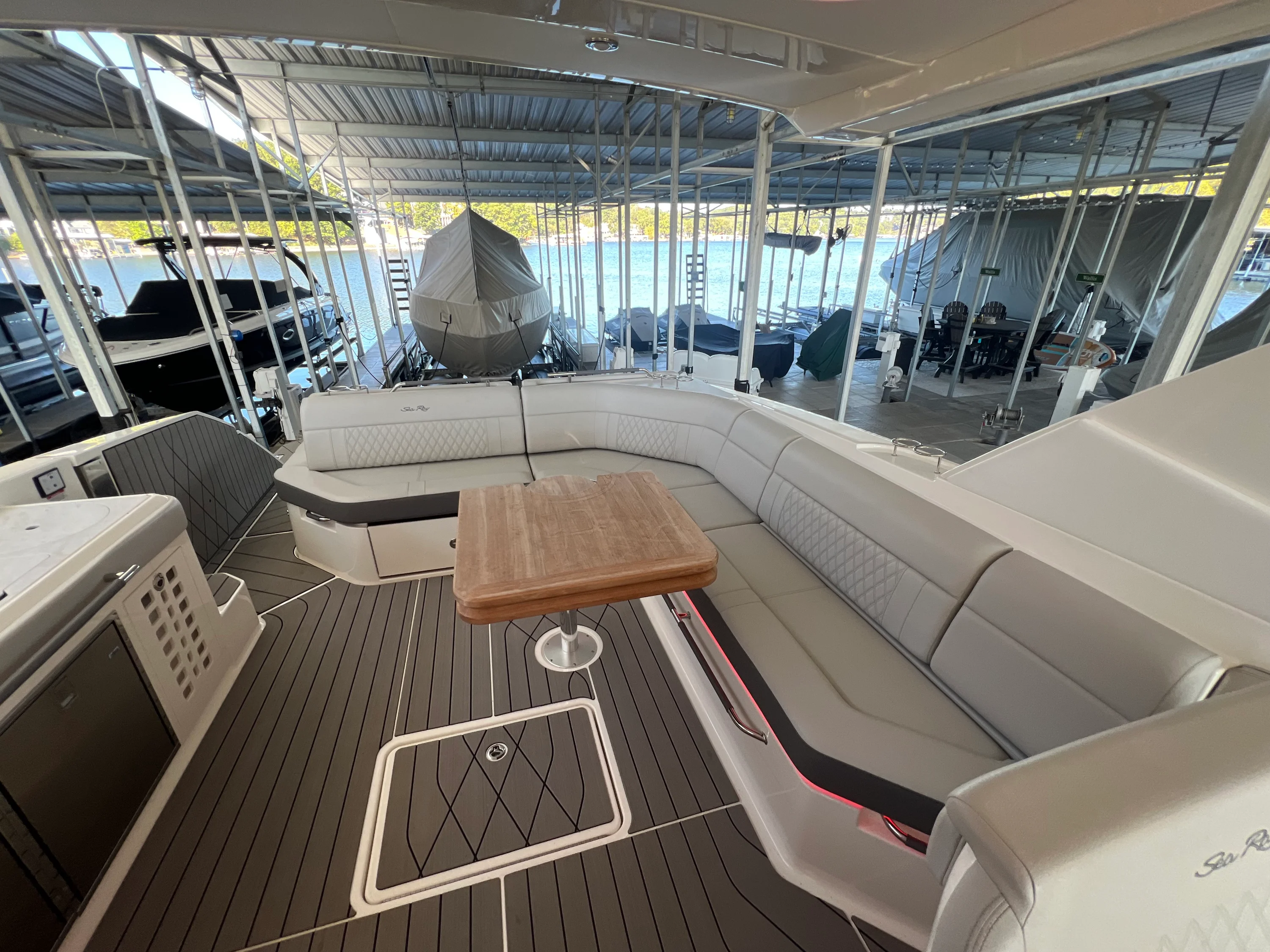 2022 Sea Ray 400 SLX Image Thumbnail #9