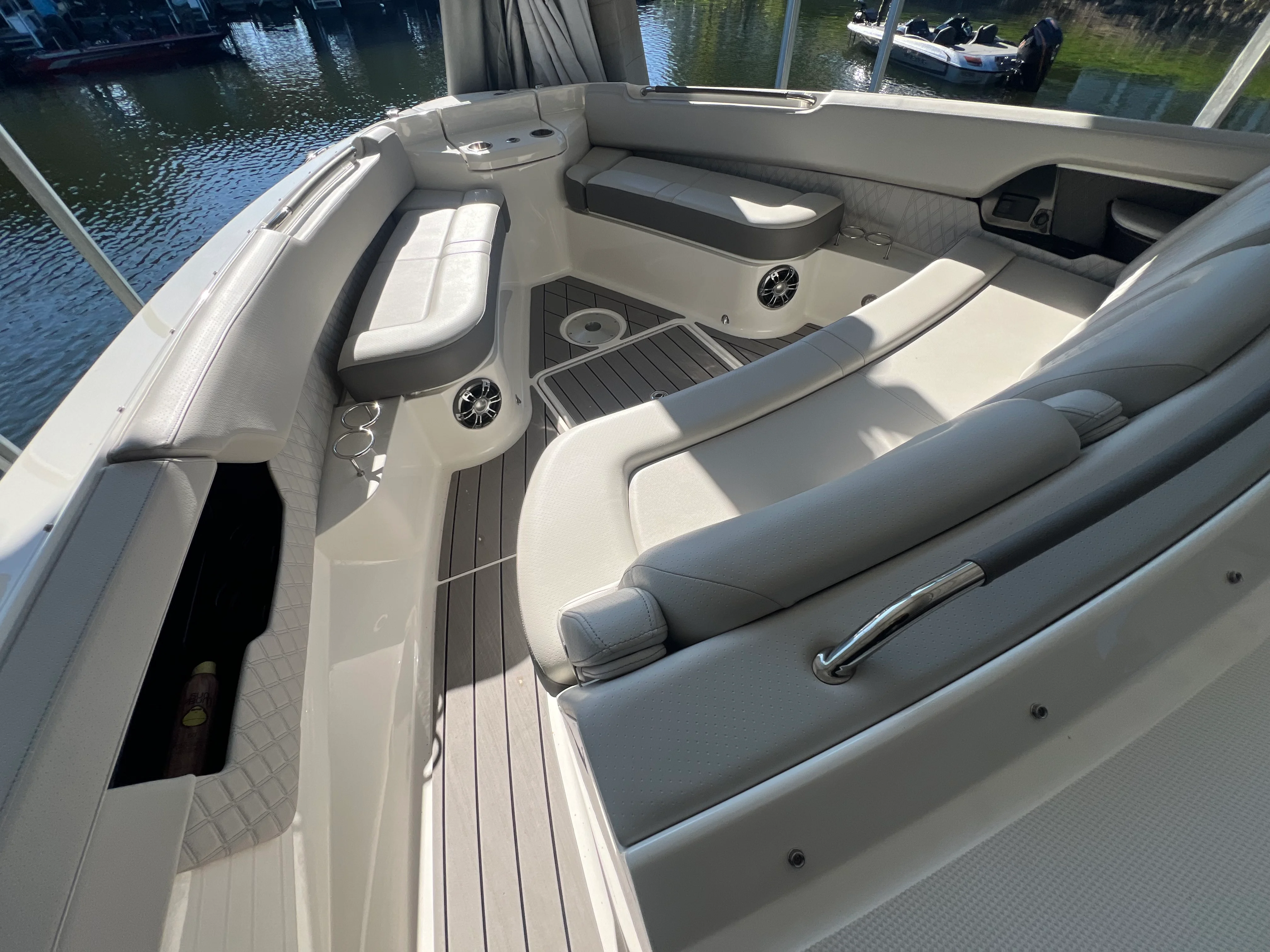 2022 Sea Ray 400 SLX Image Thumbnail #15