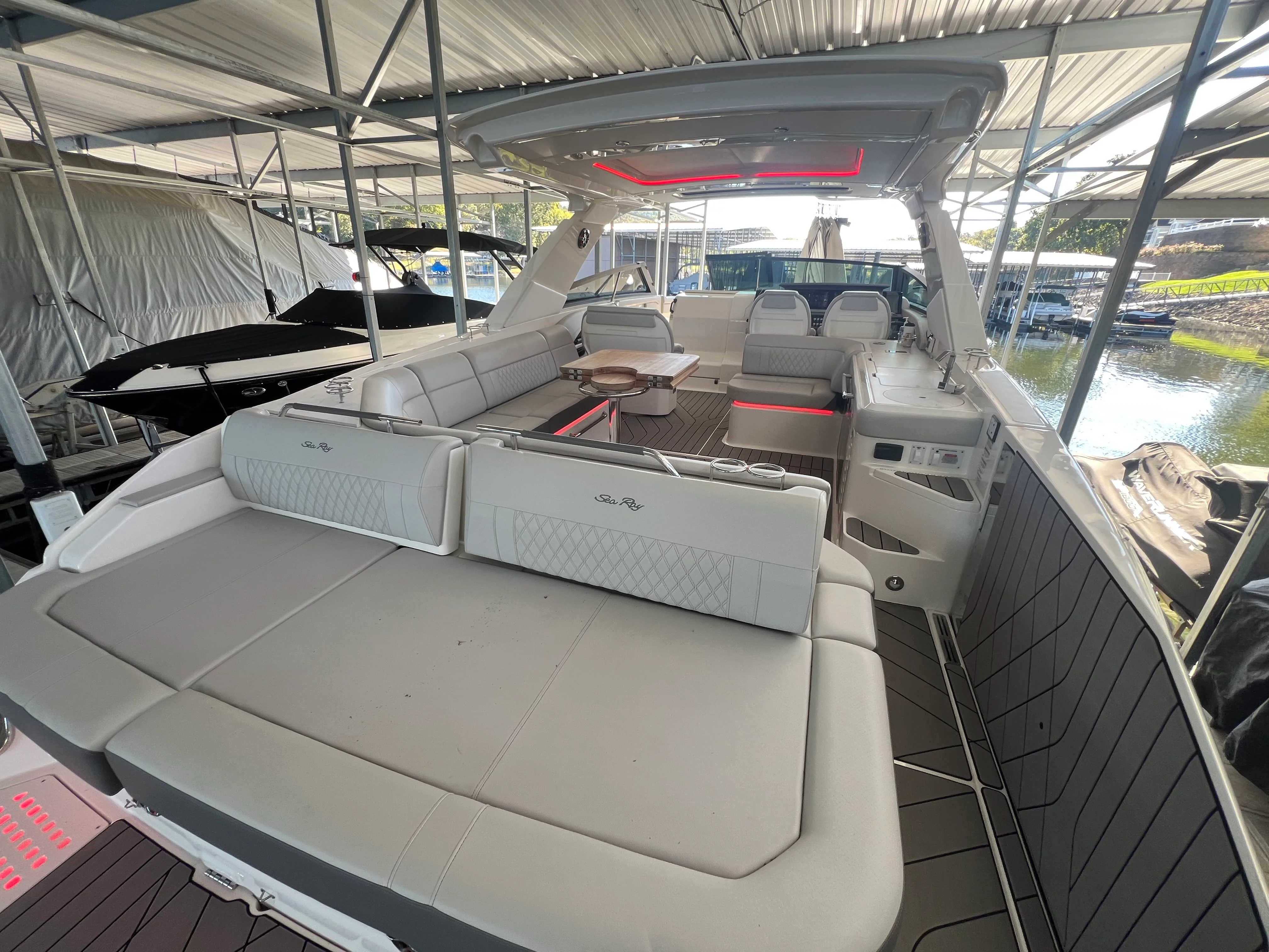 2022 Sea Ray 400 SLX Image Thumbnail #4