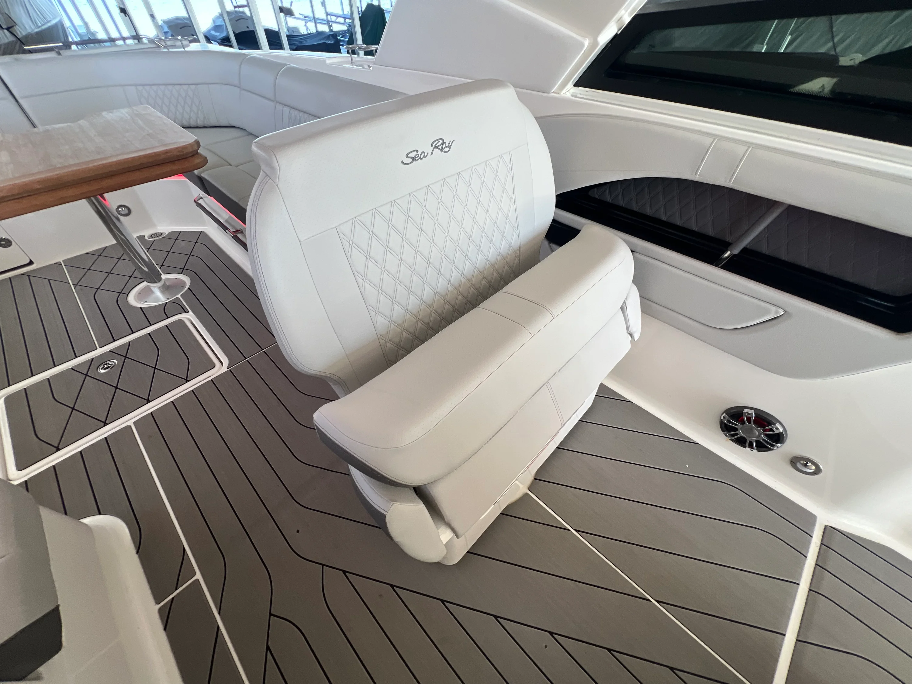 2022 Sea Ray 400 SLX Image Thumbnail #10