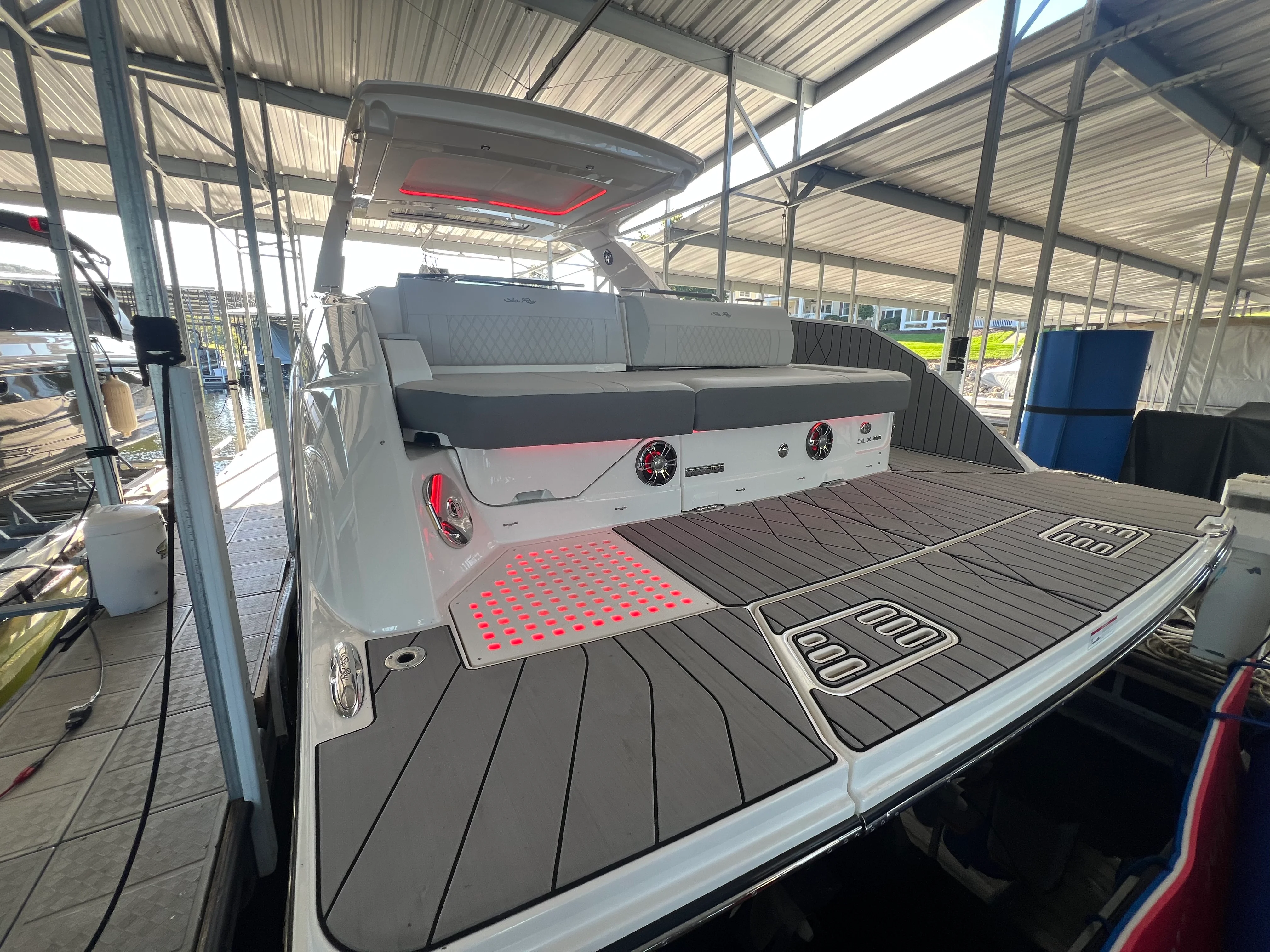 2022 Sea Ray 400 SLX Image Thumbnail #3