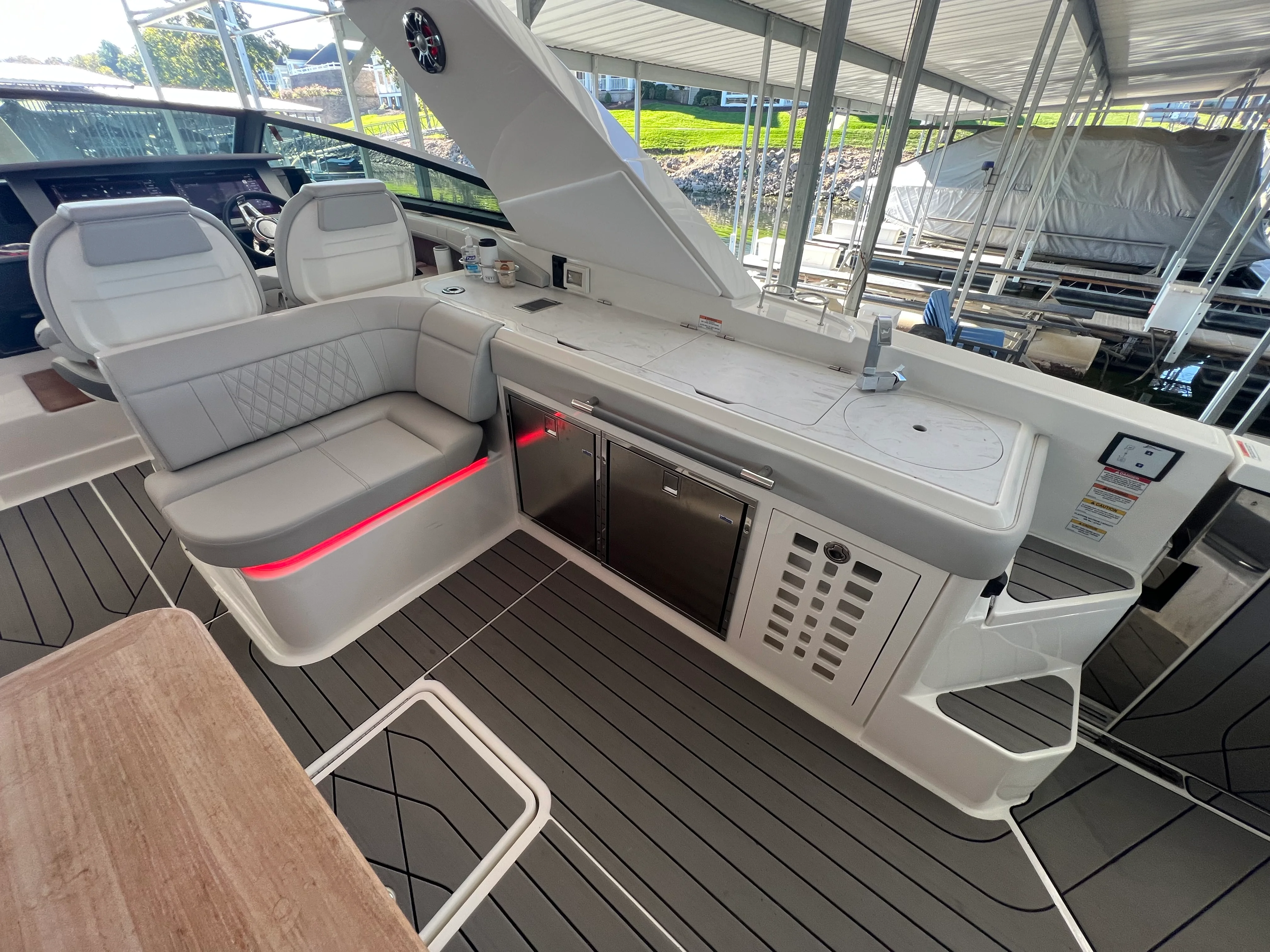 2022 Sea Ray 400 SLX Image Thumbnail #7