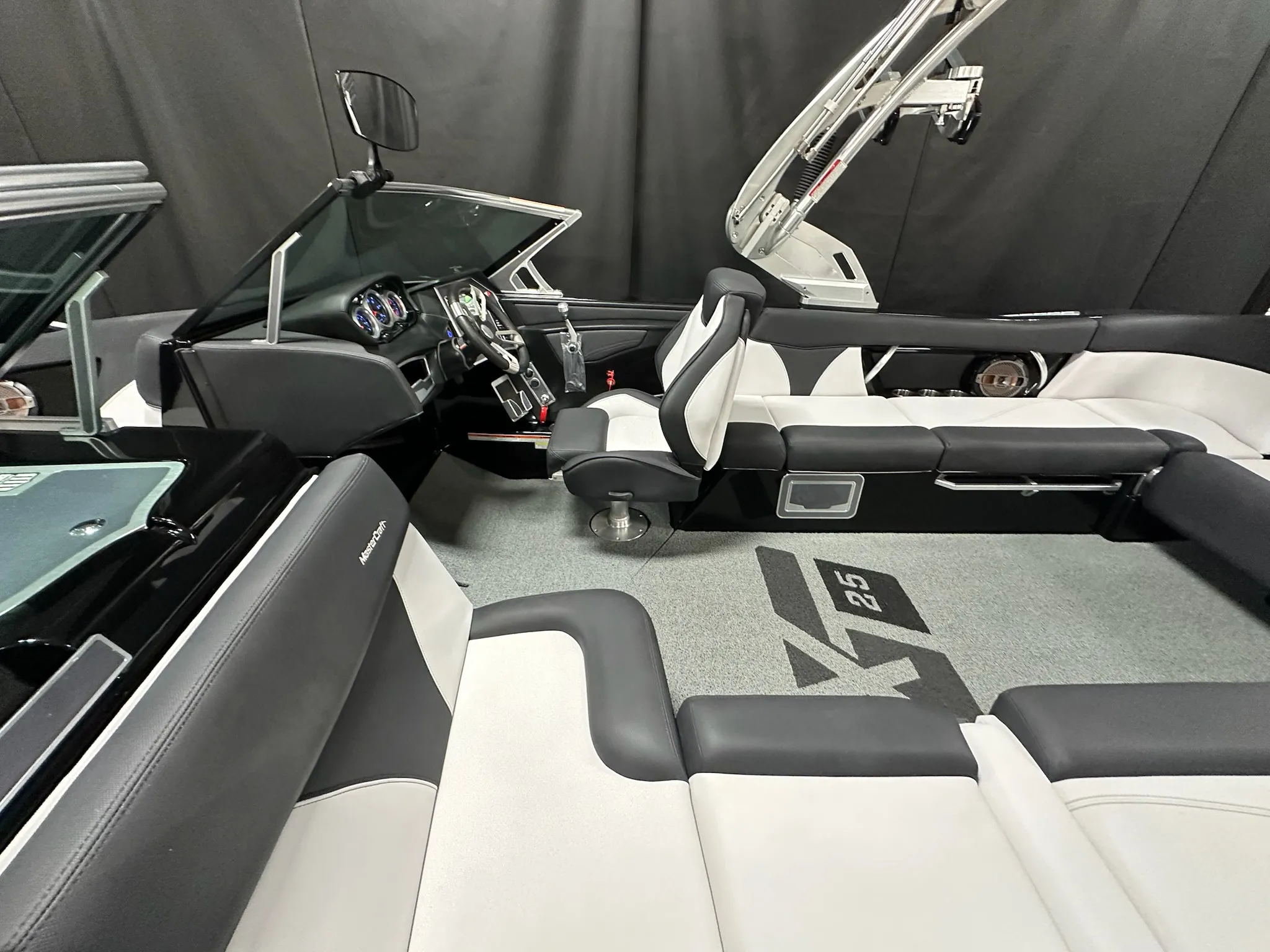 2020 Mastercraft XT25 Image Thumbnail #5