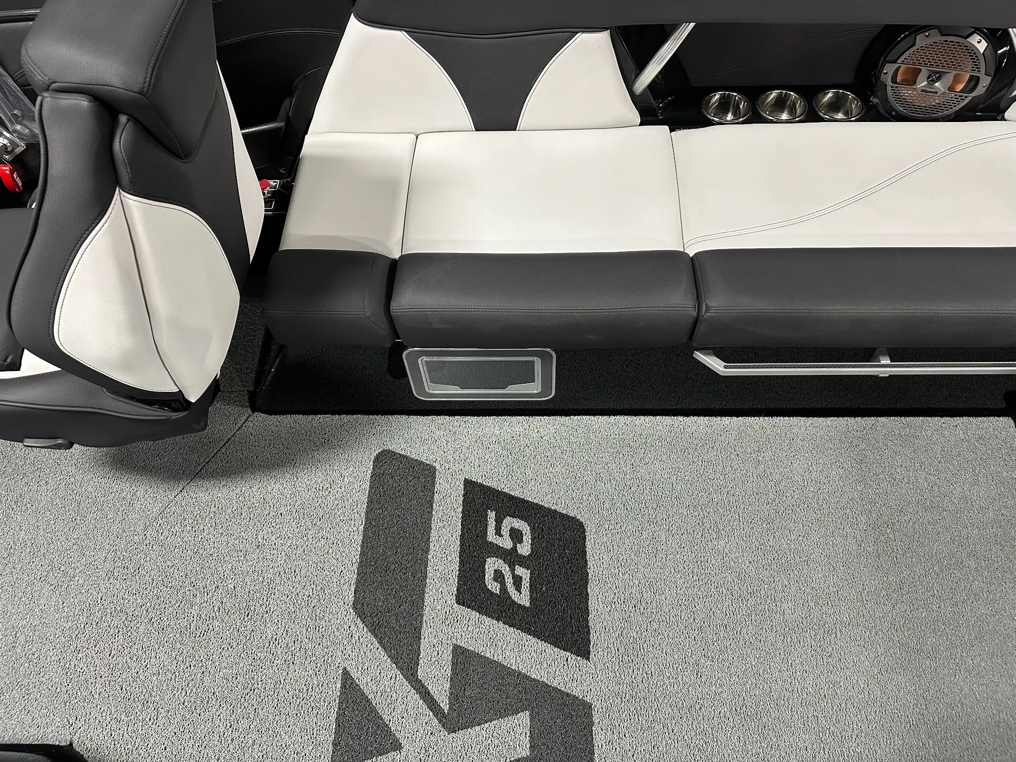 2020 Mastercraft XT25 Image Thumbnail #16