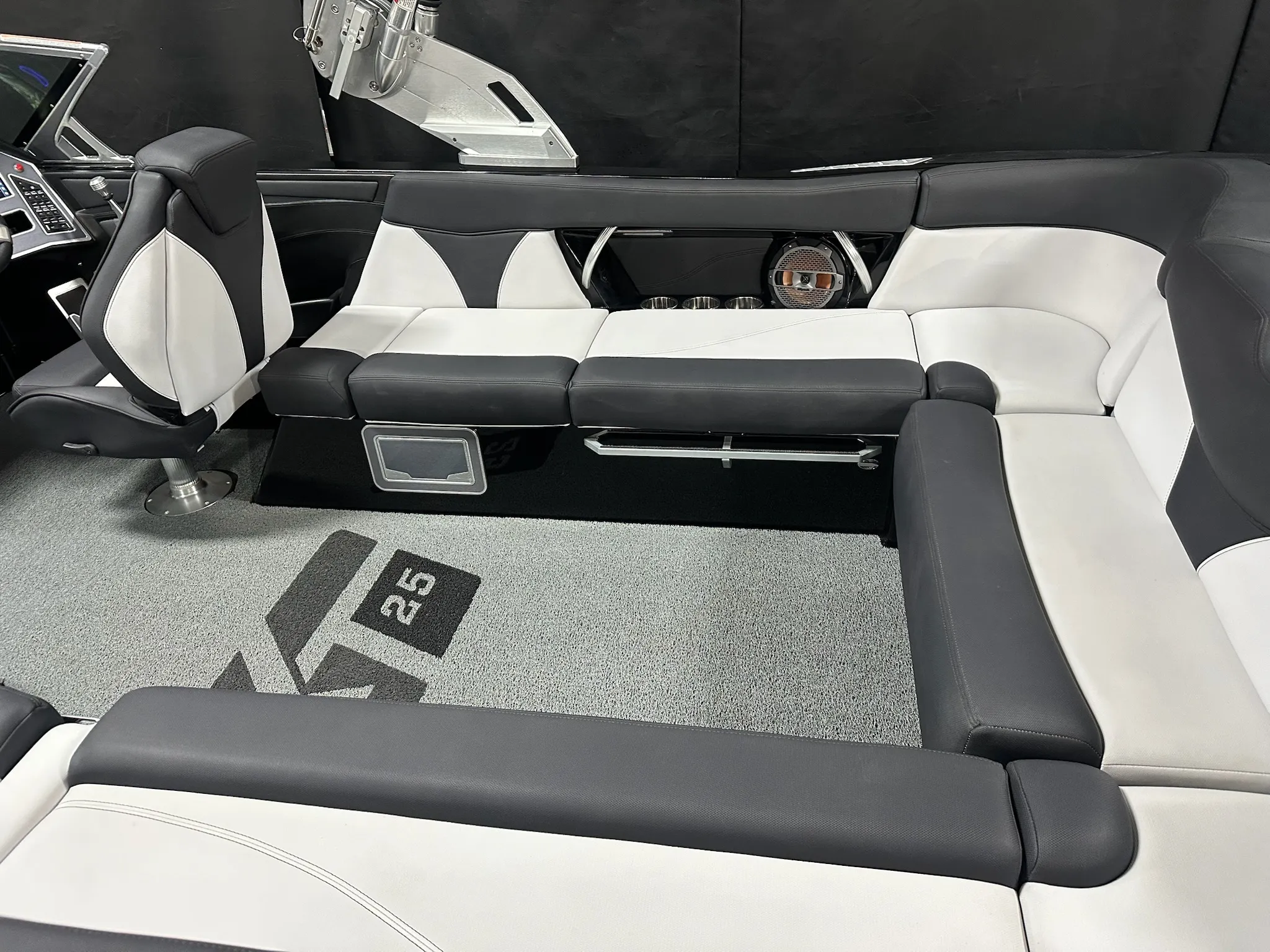 2020 Mastercraft XT25 Image Thumbnail #6