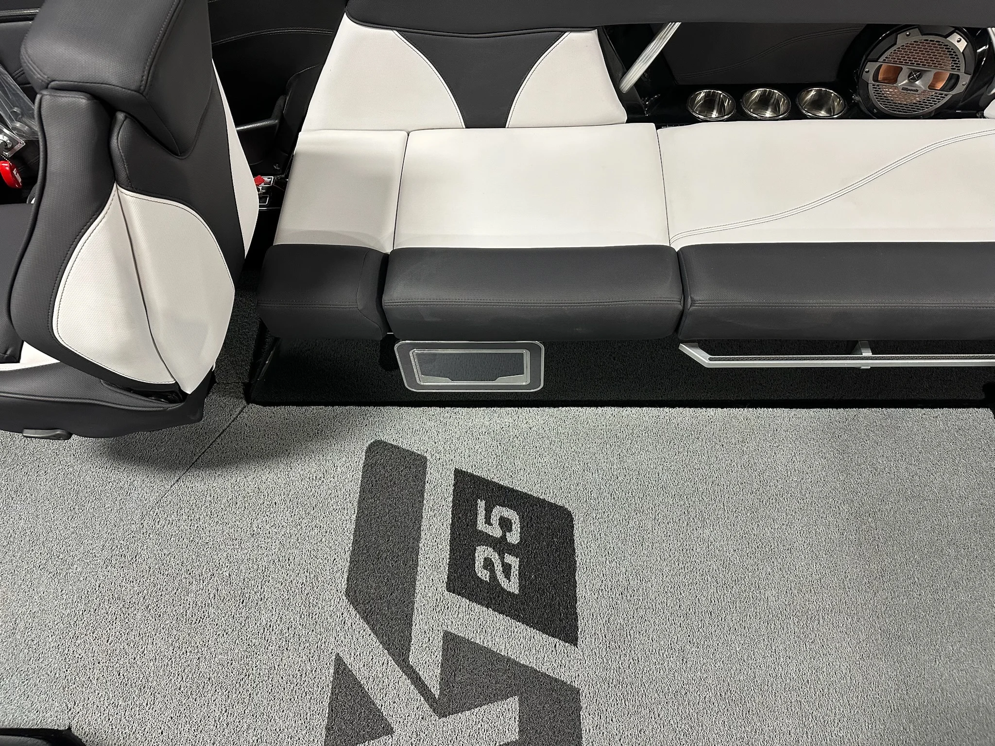 2020 Mastercraft XT25 Image Thumbnail #16