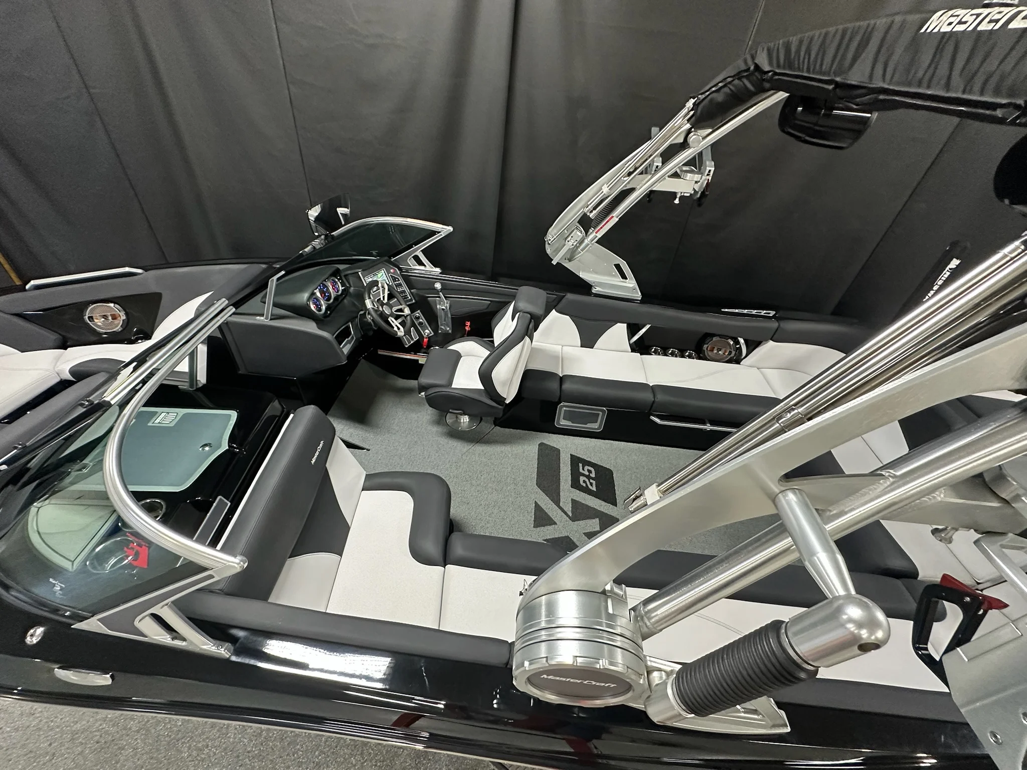 2020 Mastercraft XT25 Image Thumbnail #2