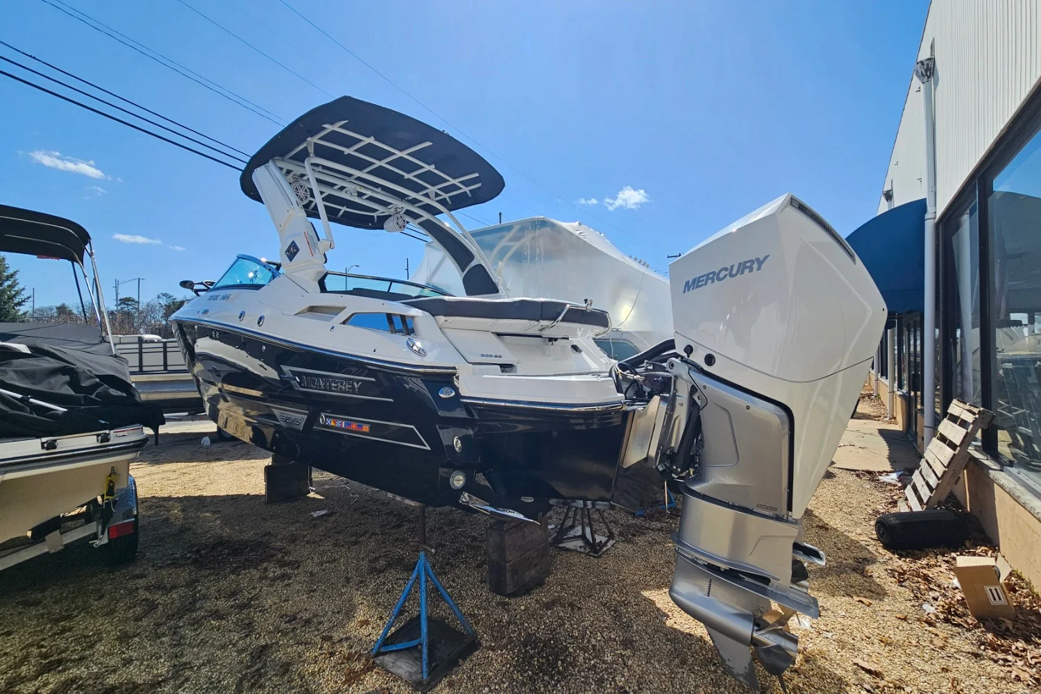 2024 Monterey 305 SS Image Thumbnail #11