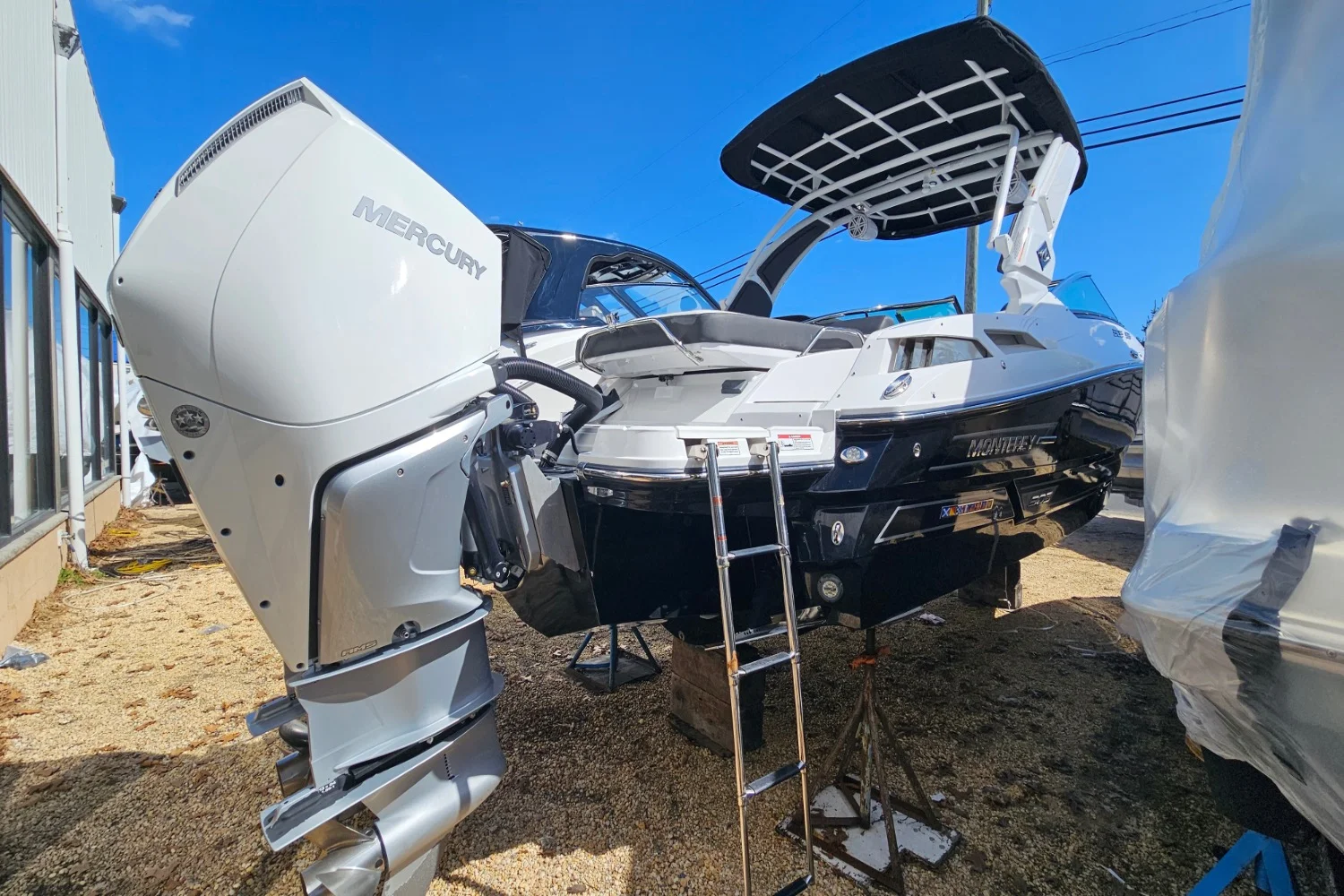 2024 Monterey 305 SS Image Thumbnail #9