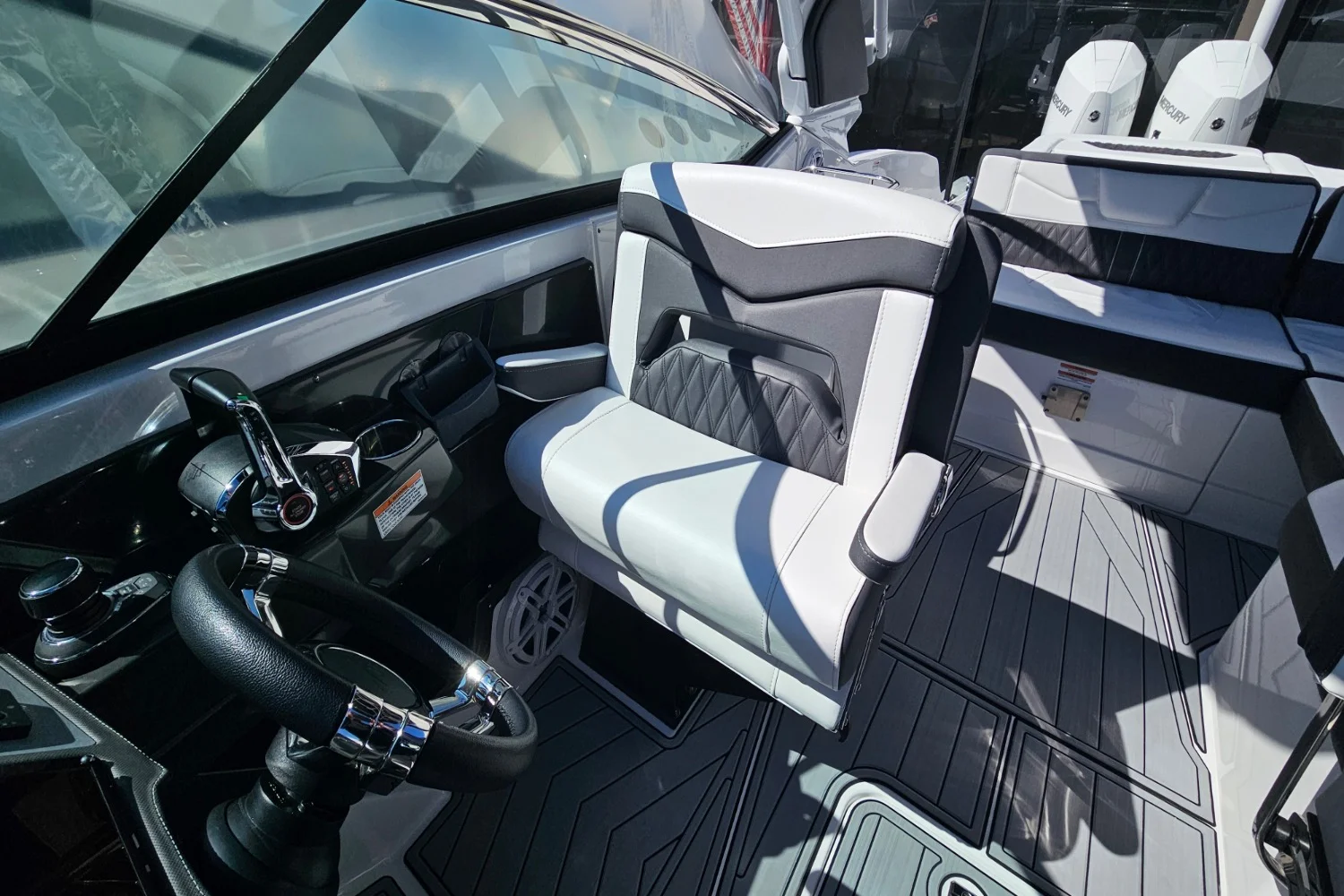 2024 Monterey 305 SS Image Thumbnail #25