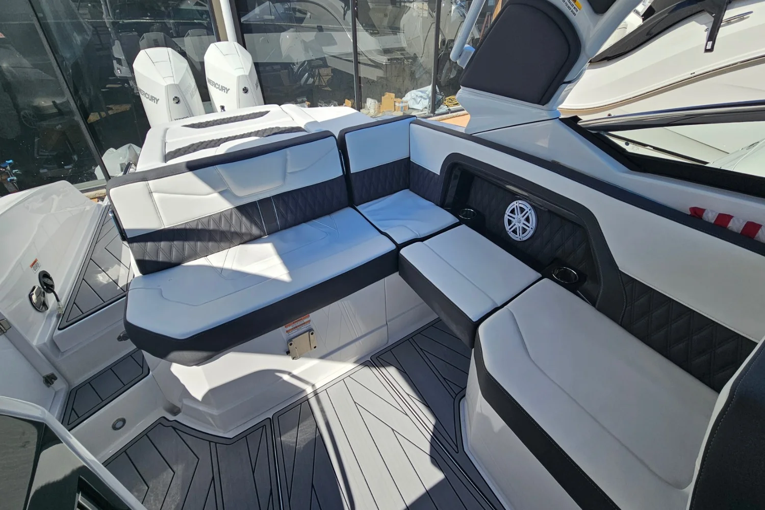 2024 Monterey 305 SS Image Thumbnail #22