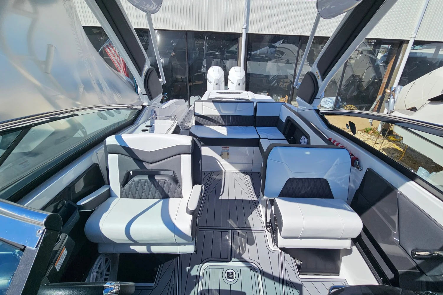 2024 Monterey 305 SS Image Thumbnail #34