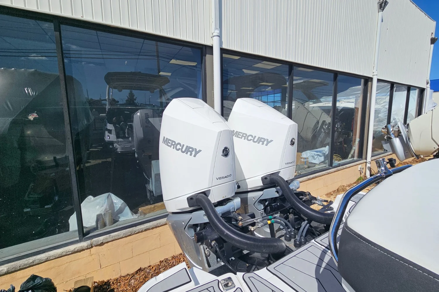 2024 Monterey 305 SS Image Thumbnail #15