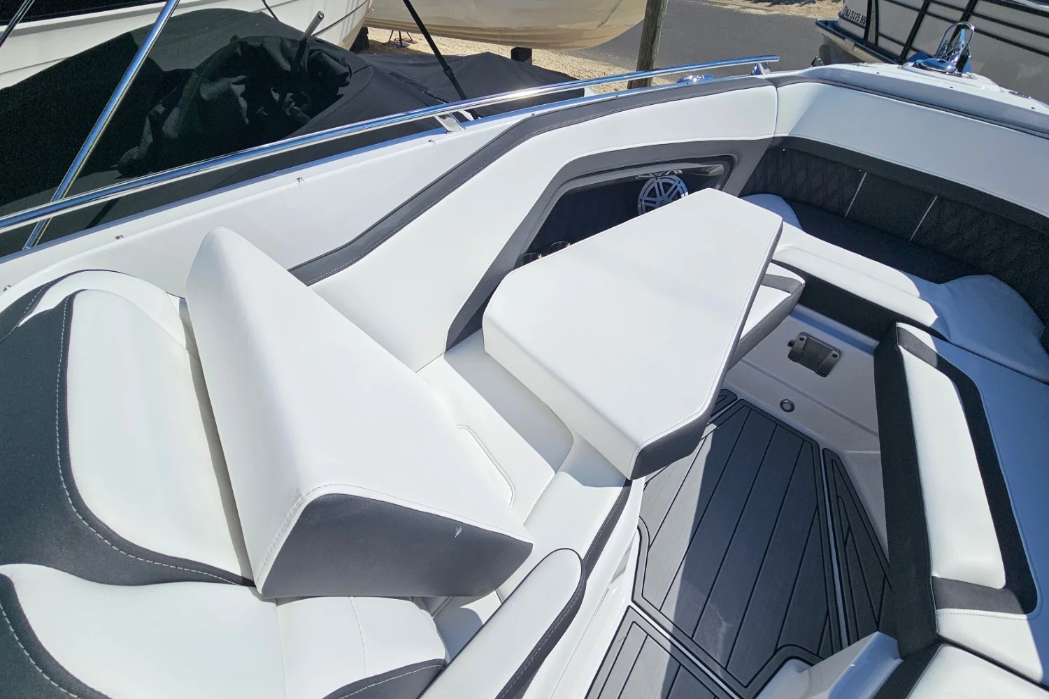 2024 Monterey 305 SS Image Thumbnail #36