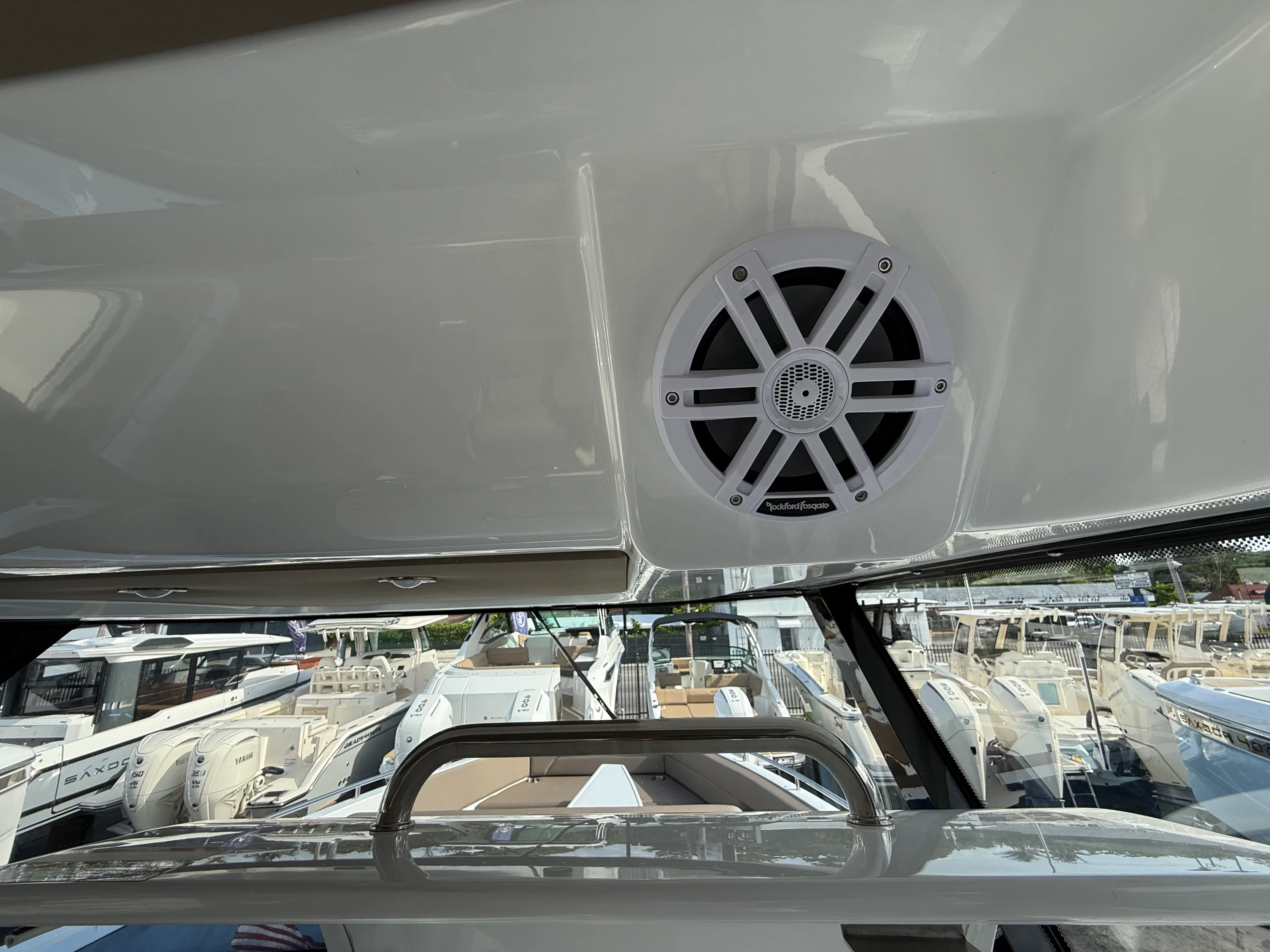 2026 Cruisers Yachts 38 VTR EC Image Thumbnail #19