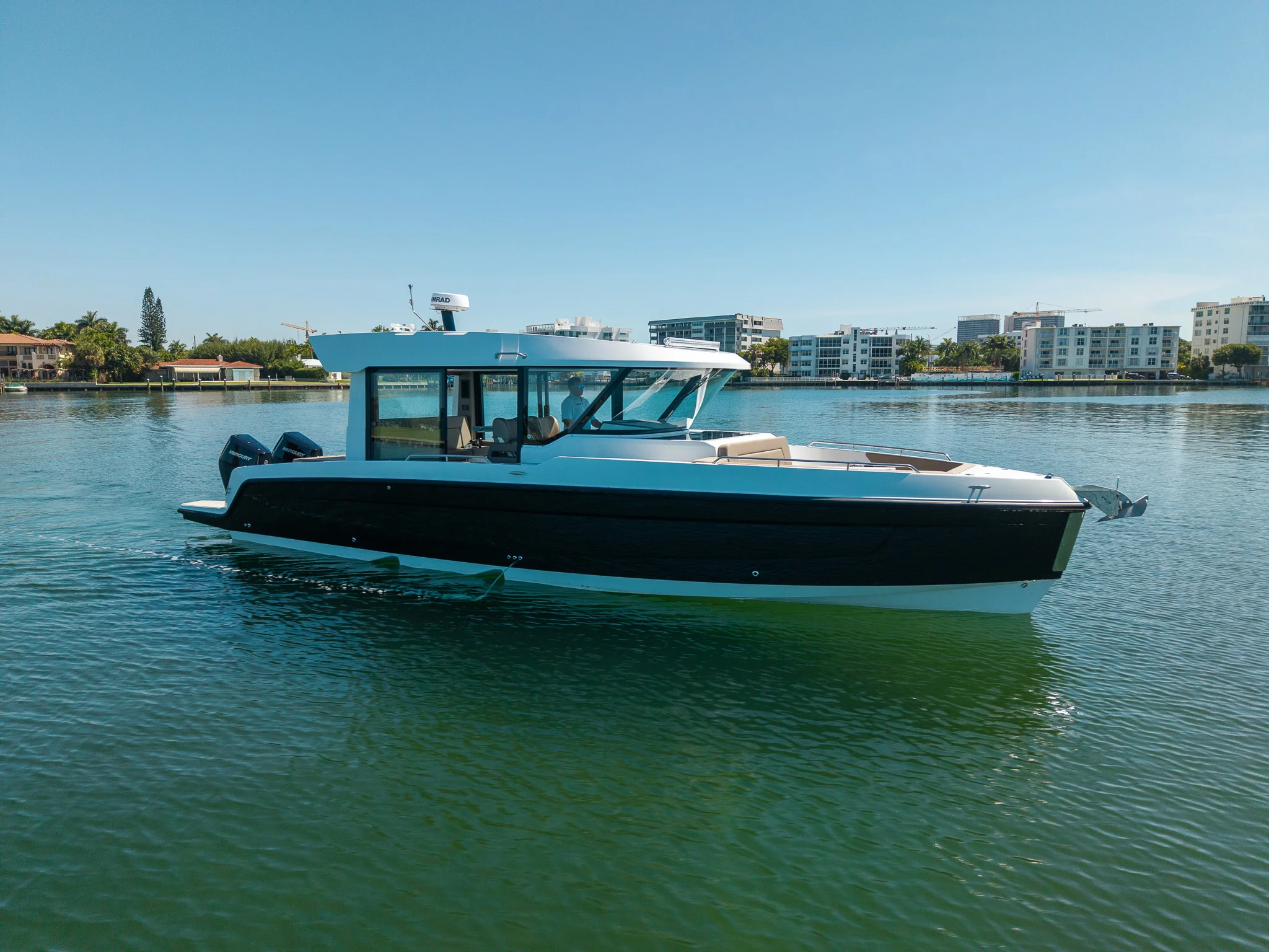 2026 Cruisers Yachts 38 VTR EC Image Thumbnail #7