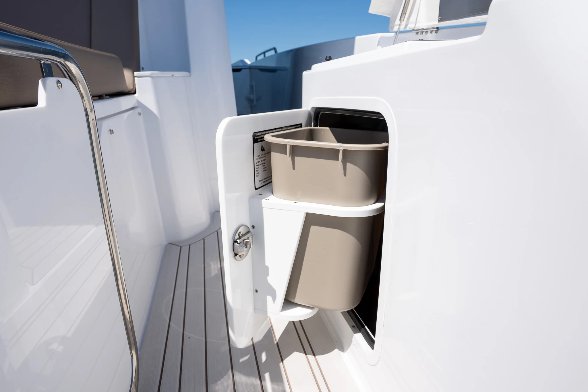 2026 Cruisers Yachts 38 VTR EC Image Thumbnail #24