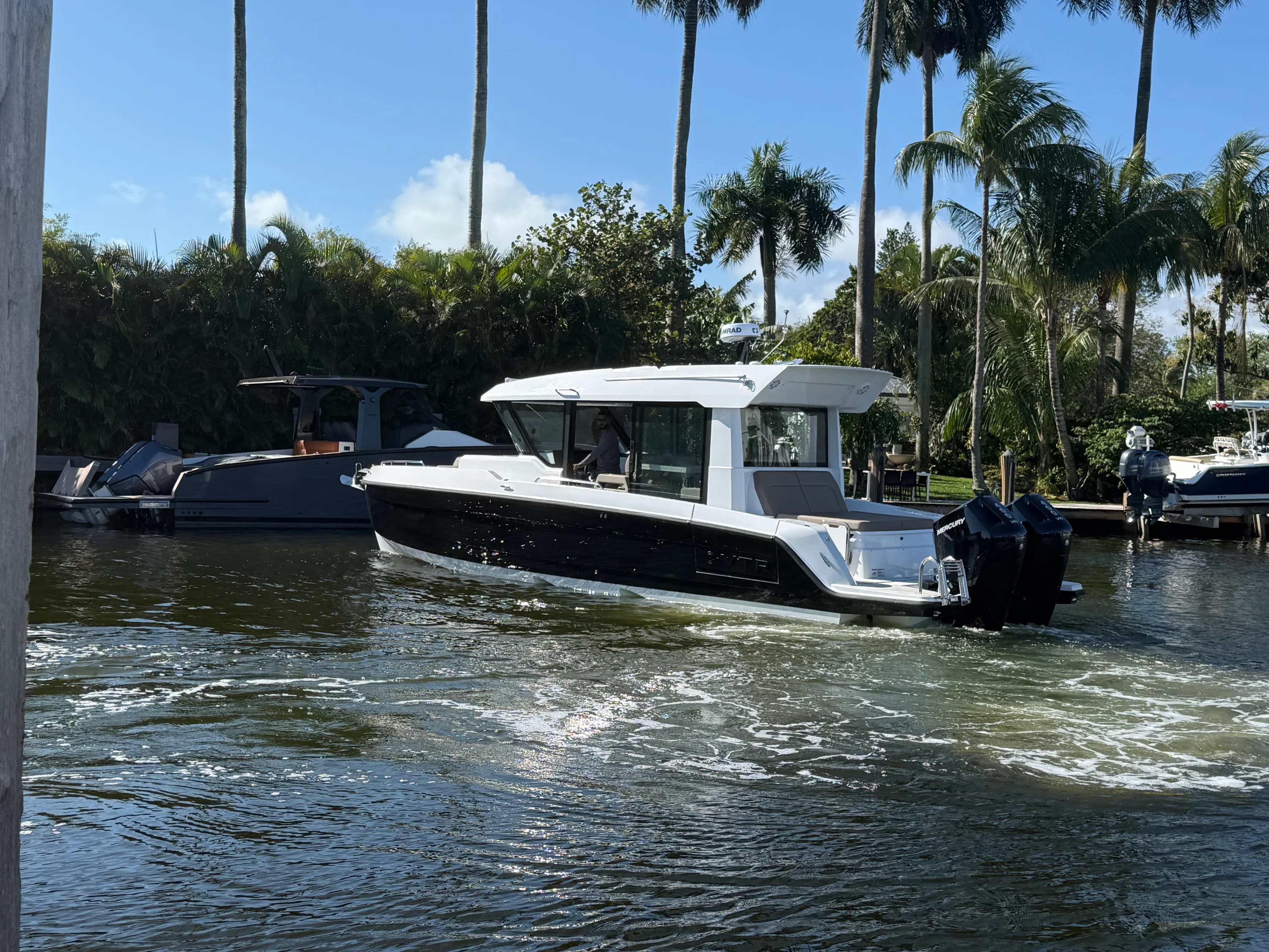 2026 Cruisers Yachts 38 VTR EC Image Thumbnail #6