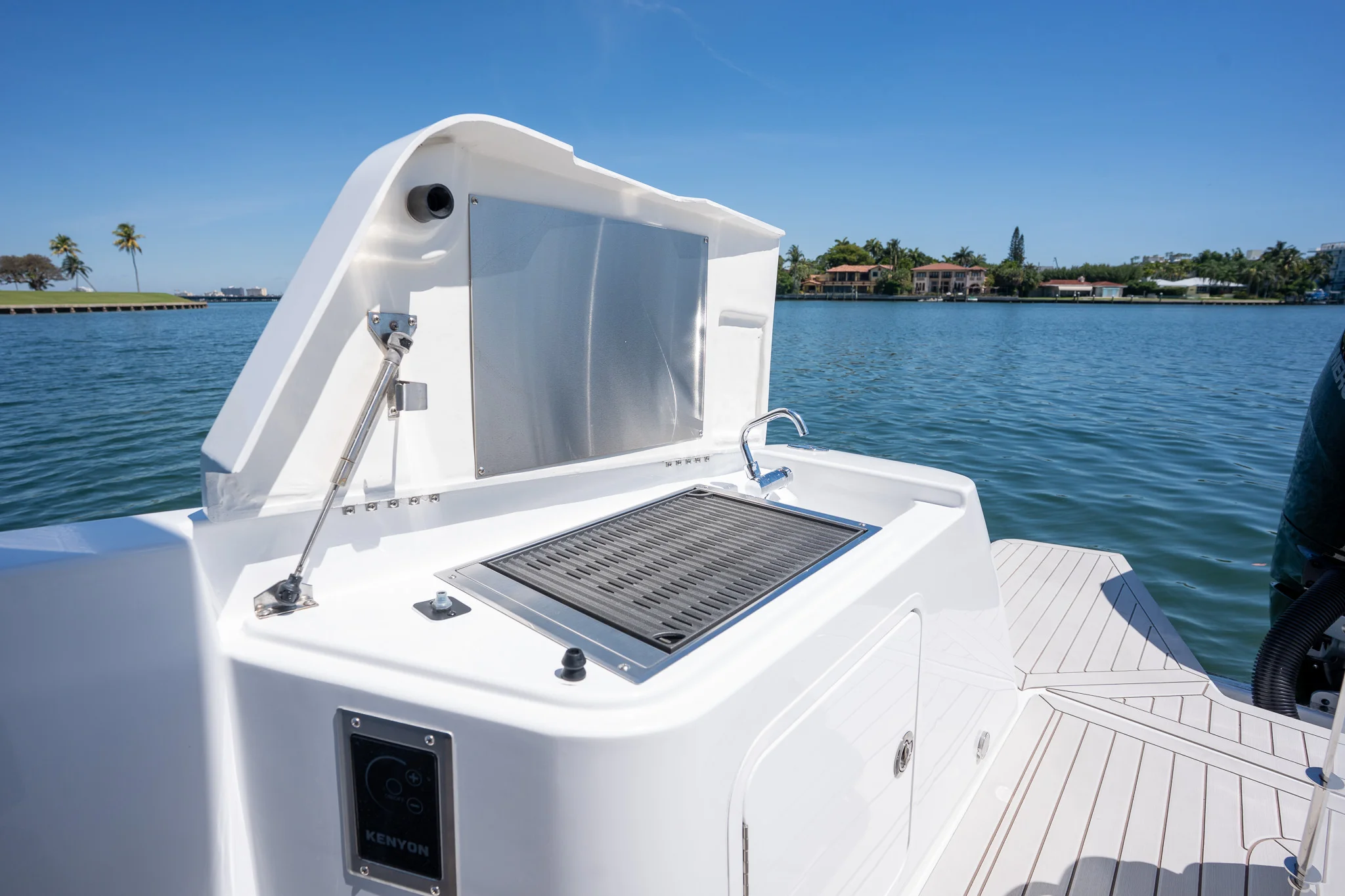 2026 Cruisers Yachts 38 VTR EC Image Thumbnail #18