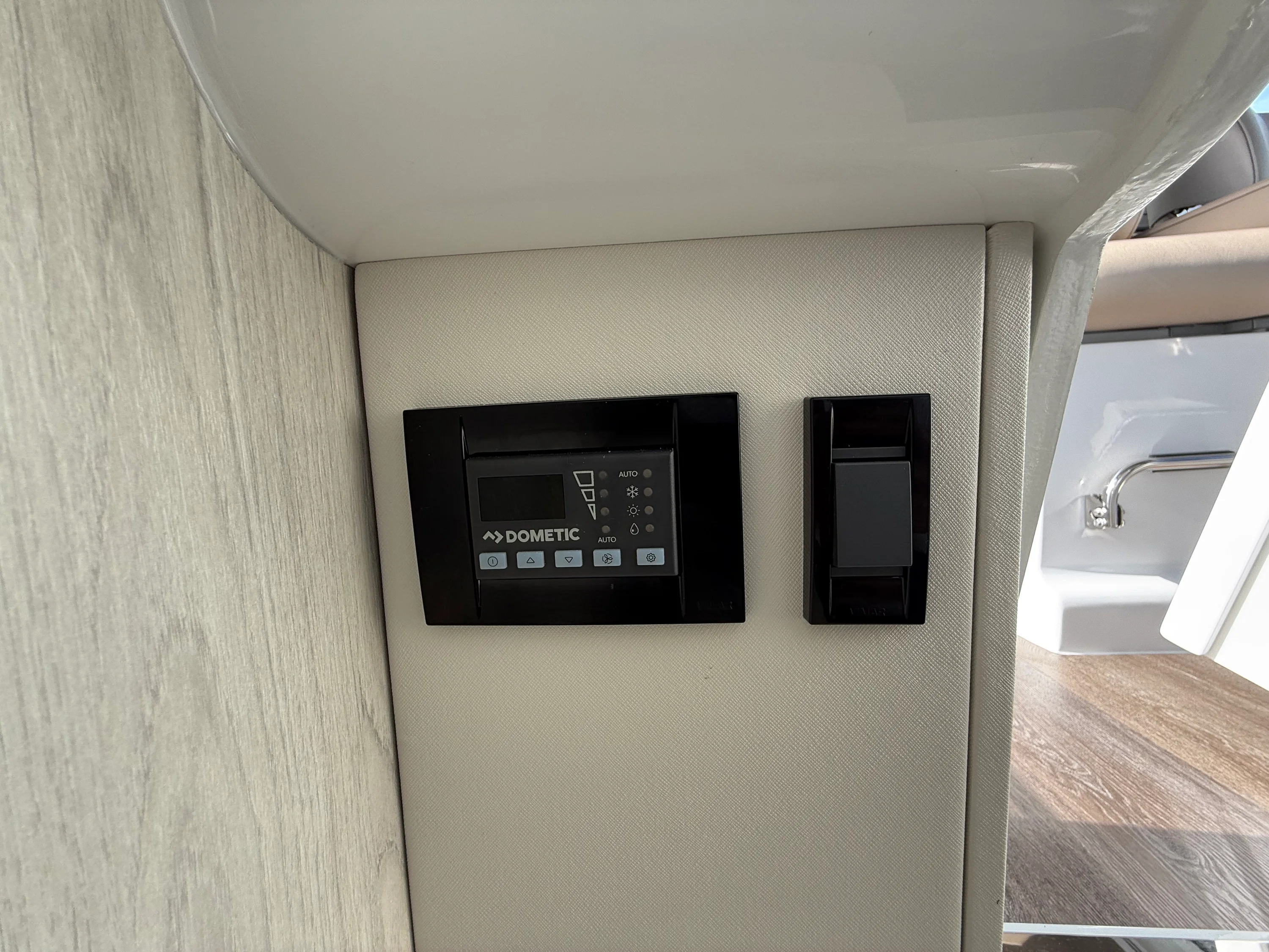 2026 Cruisers Yachts 38 VTR EC Image Thumbnail #26