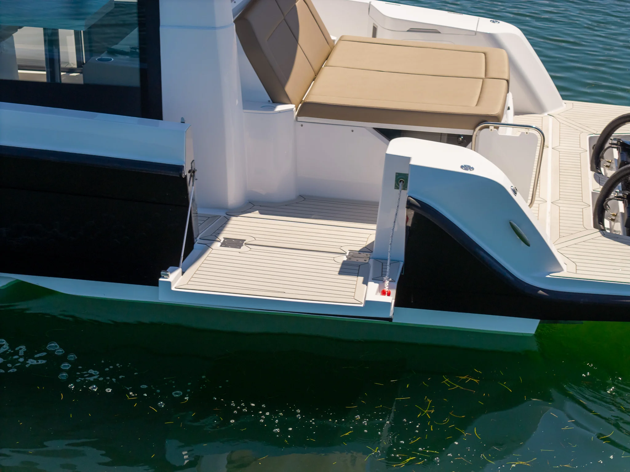 2026 Cruisers Yachts 38 VTR EC Image Thumbnail #12