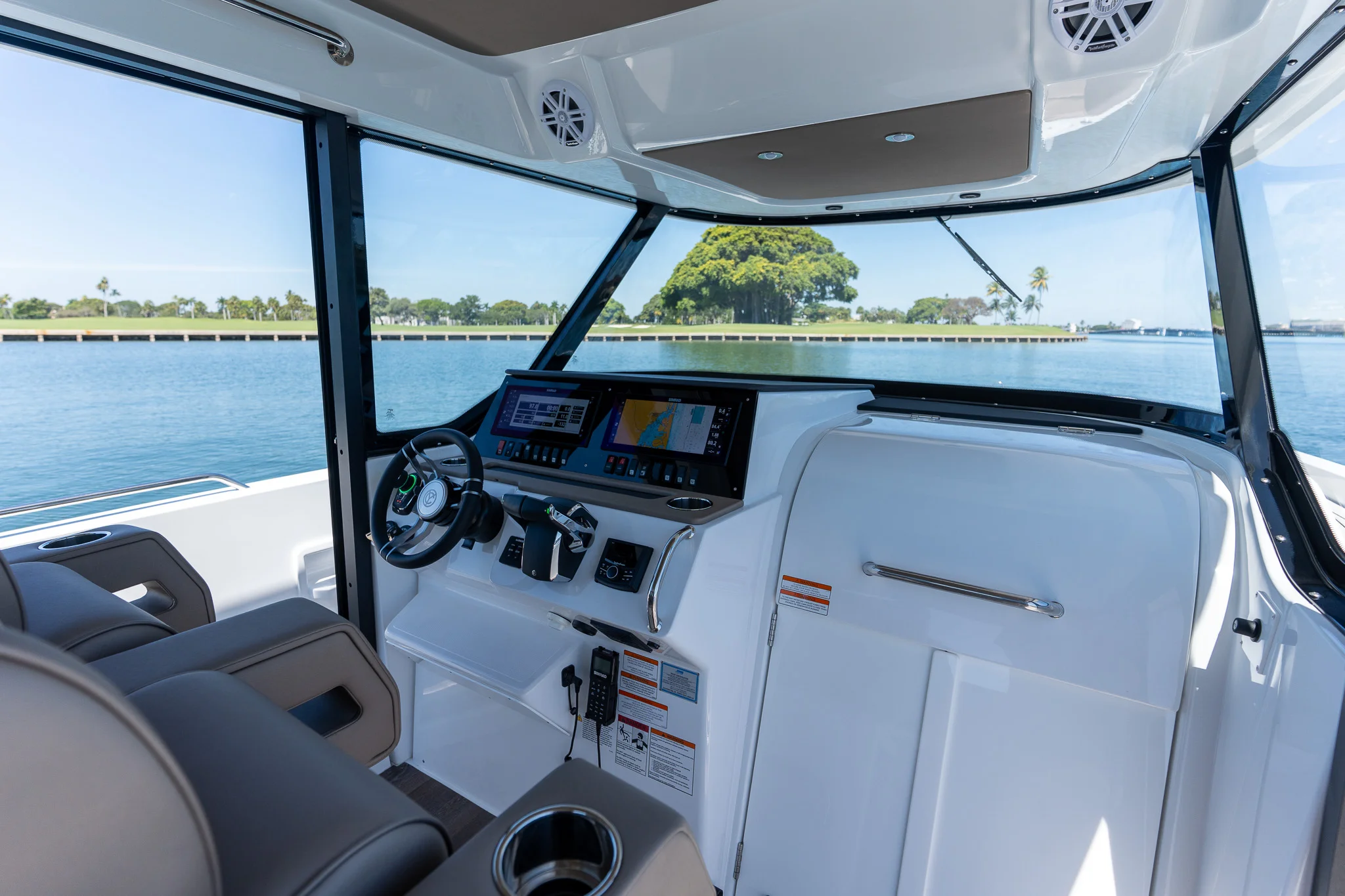 2026 Cruisers Yachts 38 VTR EC Image Thumbnail #14