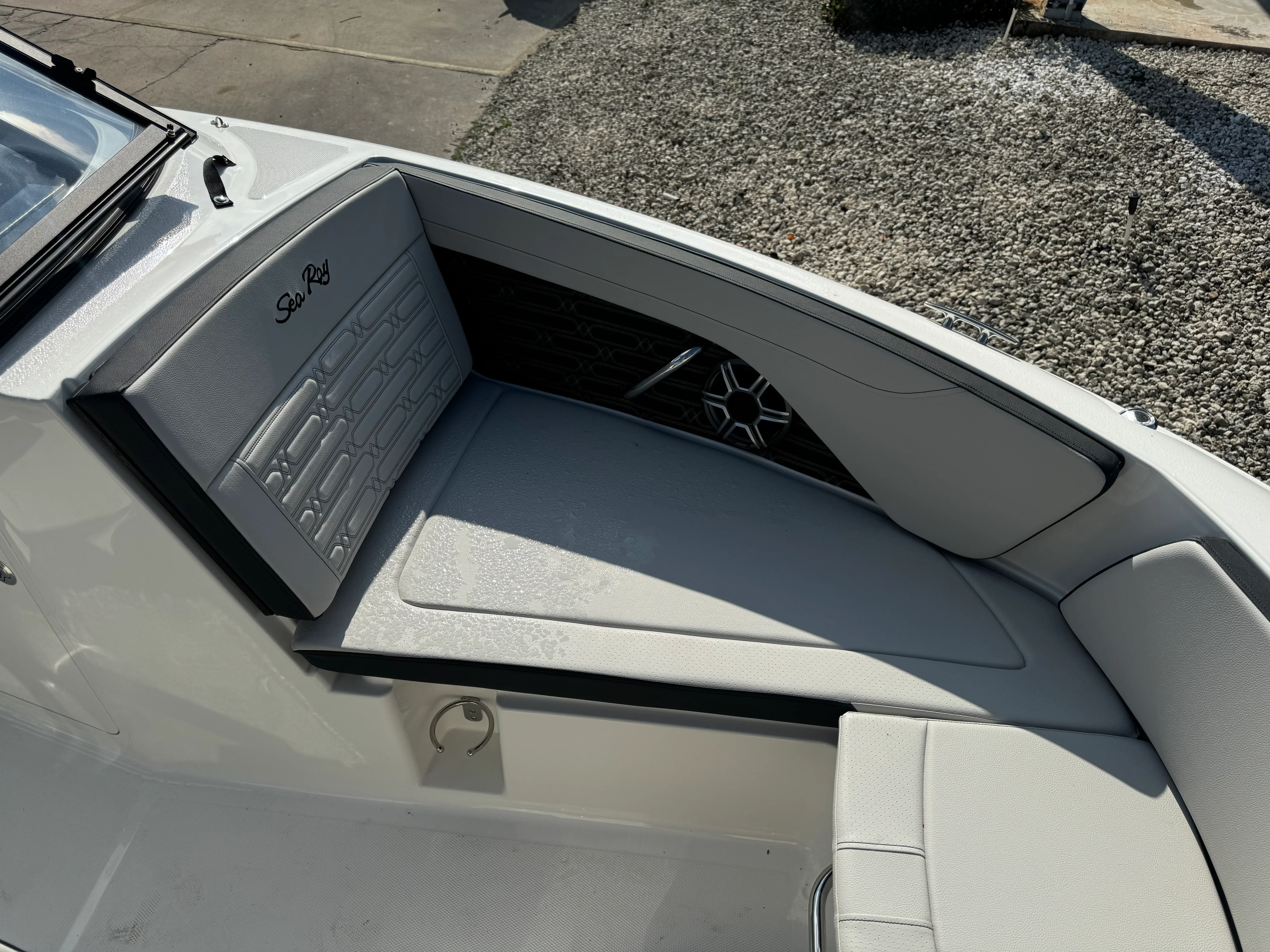 2026 Sea Ray SPX 210 Outboard Image Thumbnail #14