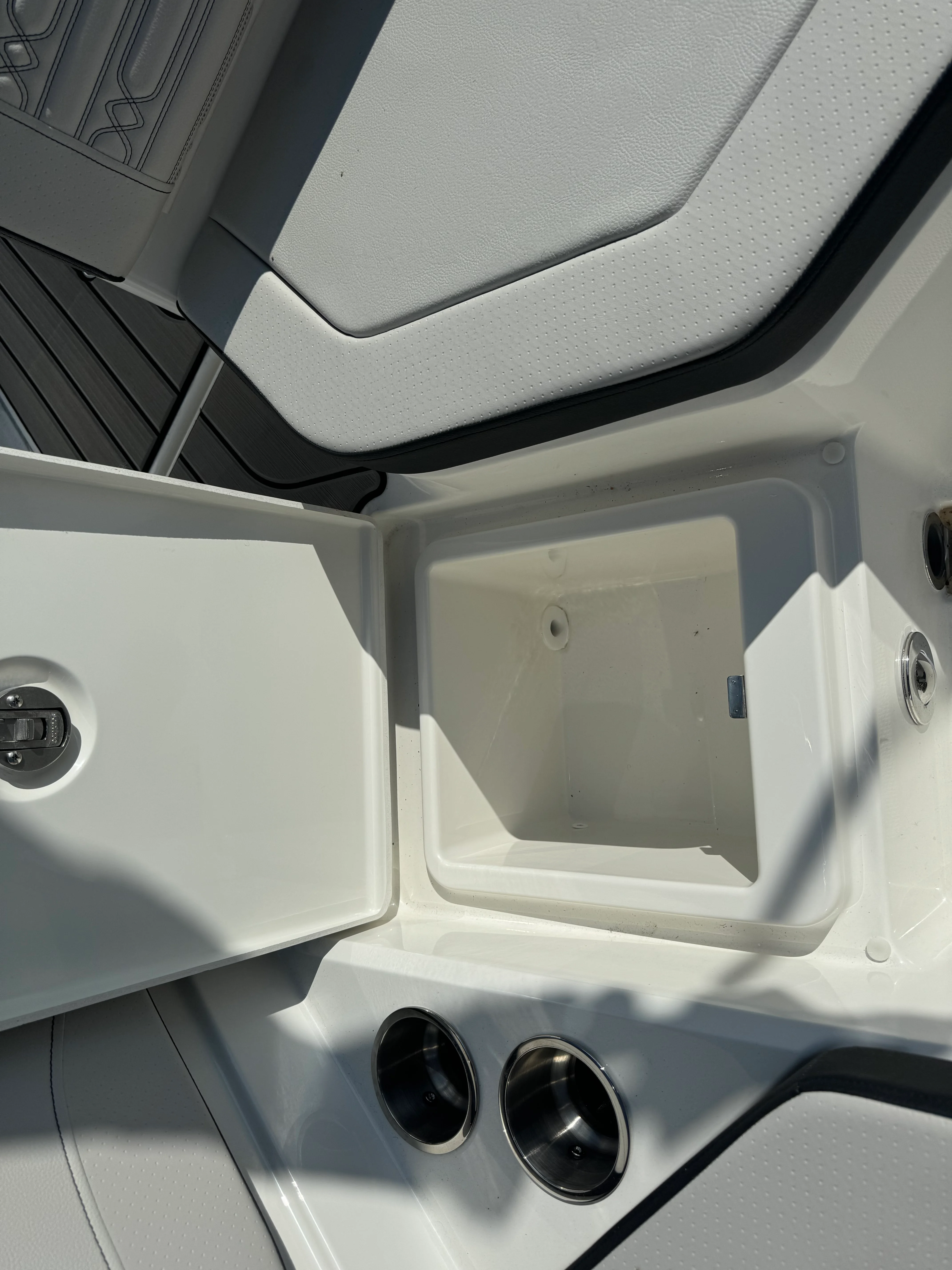 2026 Sea Ray SPX 210 Outboard Image Thumbnail #7