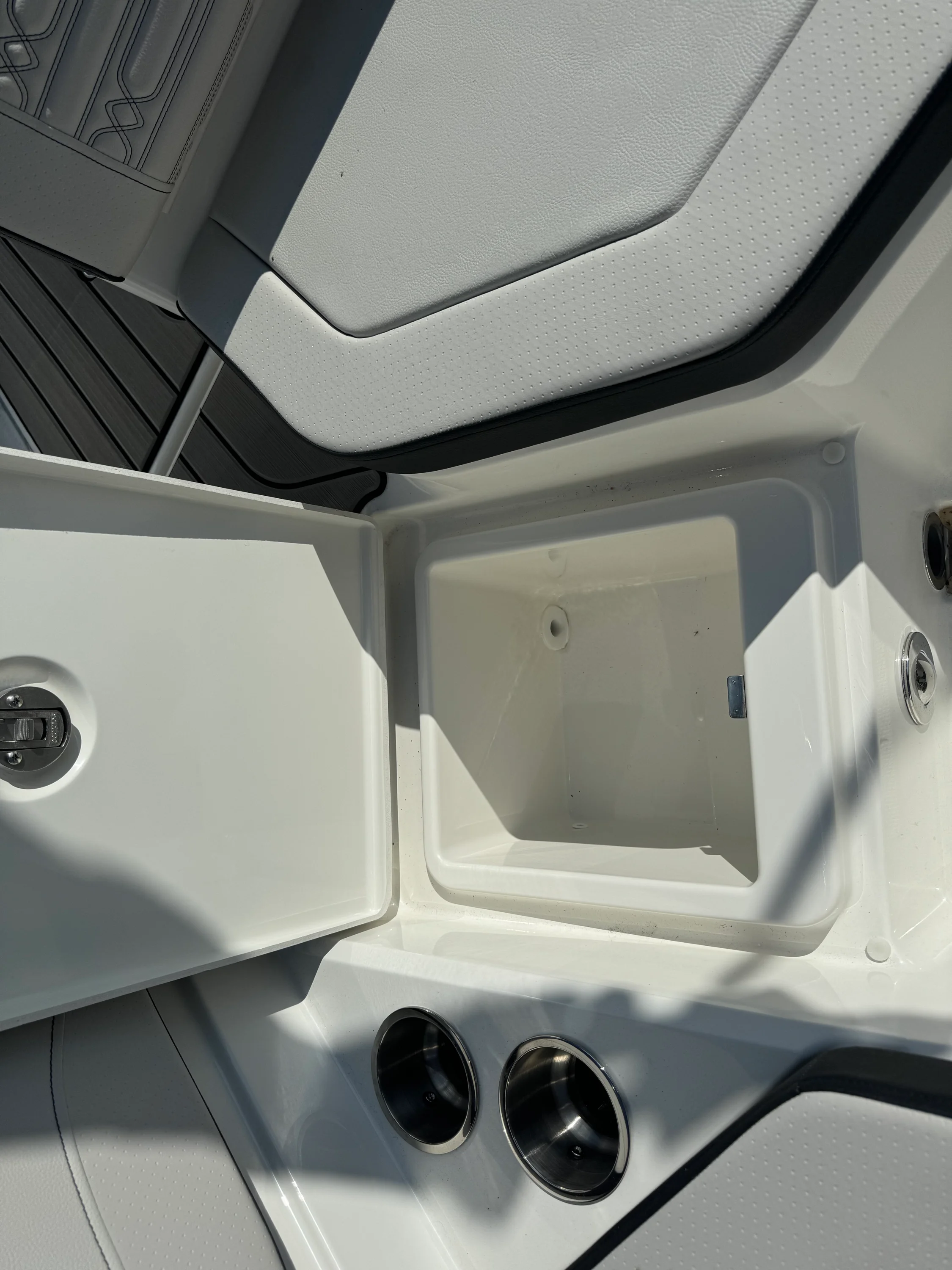 2026 Sea Ray SPX 210 Outboard Image Thumbnail #7