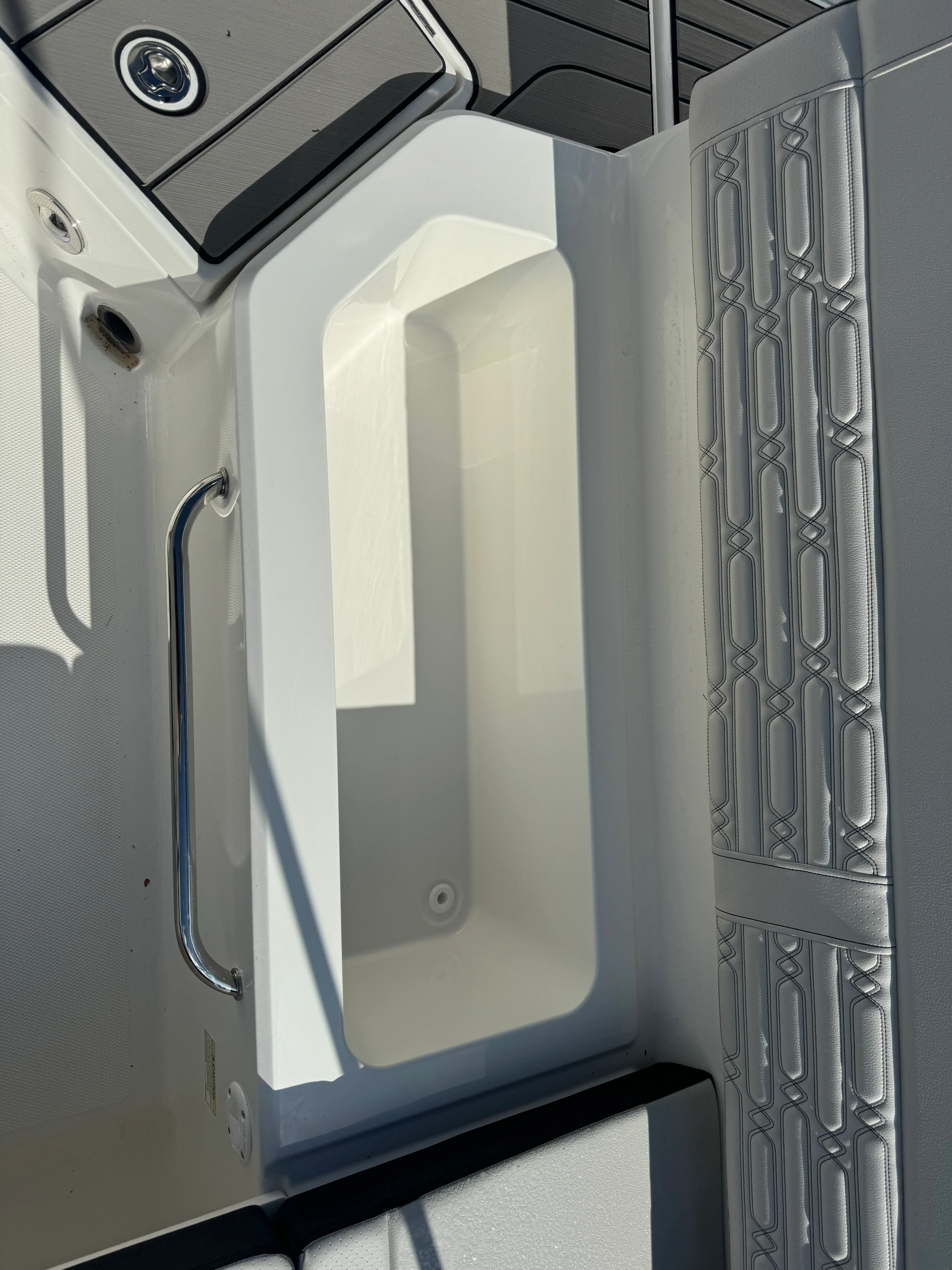 2026 Sea Ray SPX 210 Outboard Image Thumbnail #8