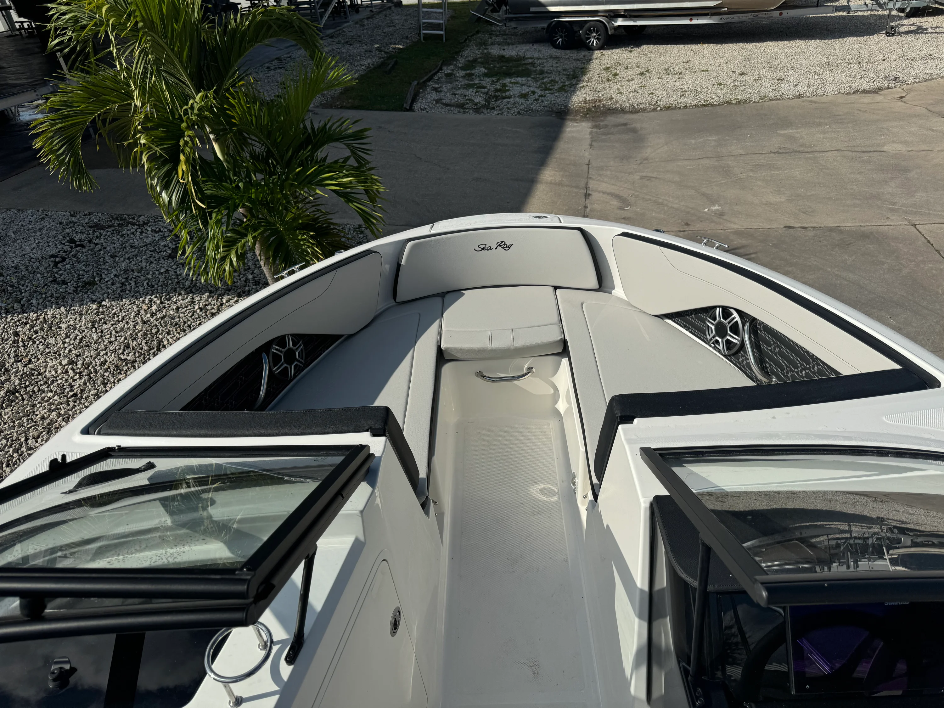 2026 Sea Ray SPX 210 Outboard Image Thumbnail #13