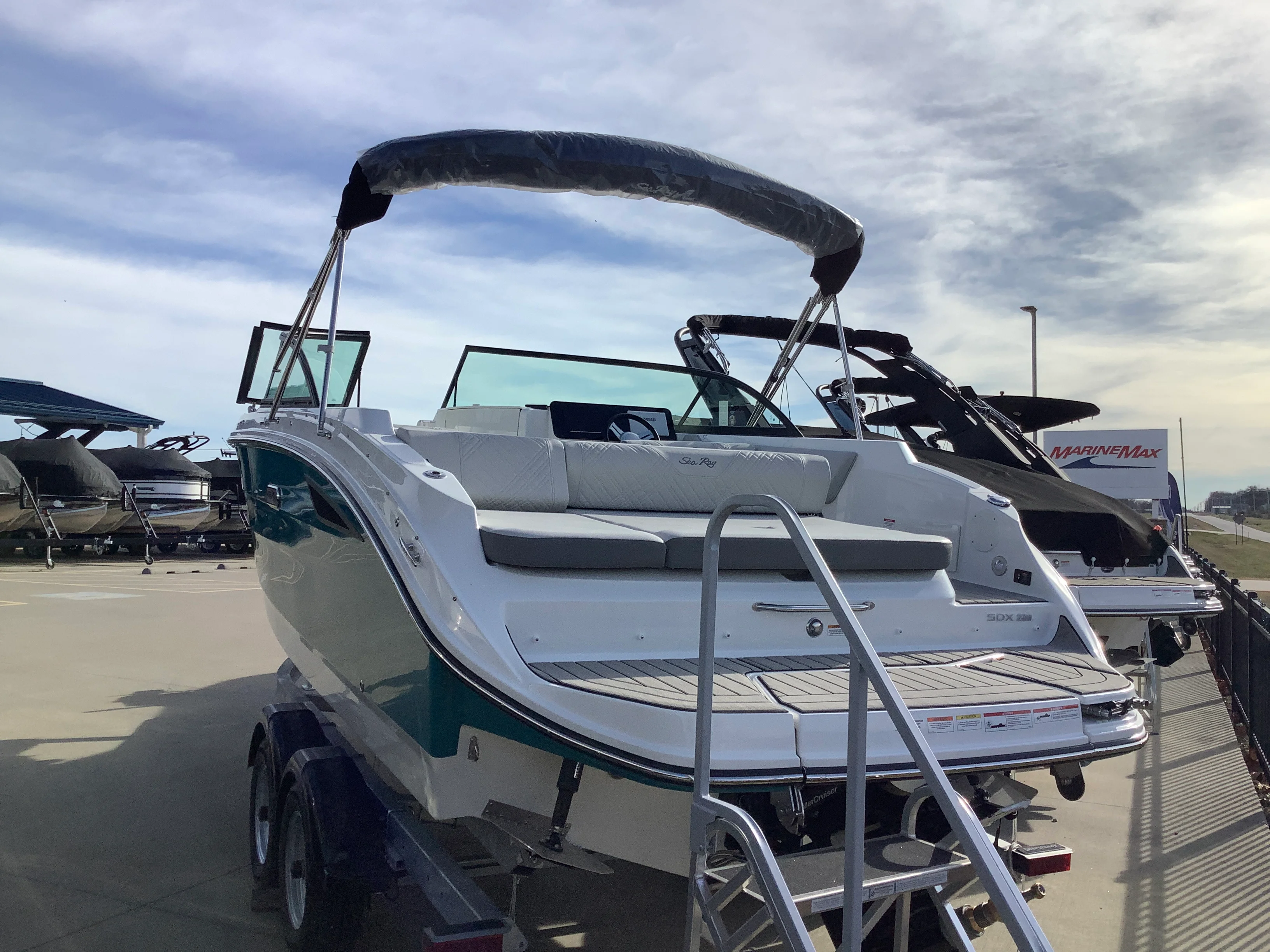 2026 Sea Ray SDX 230 Image Thumbnail #4