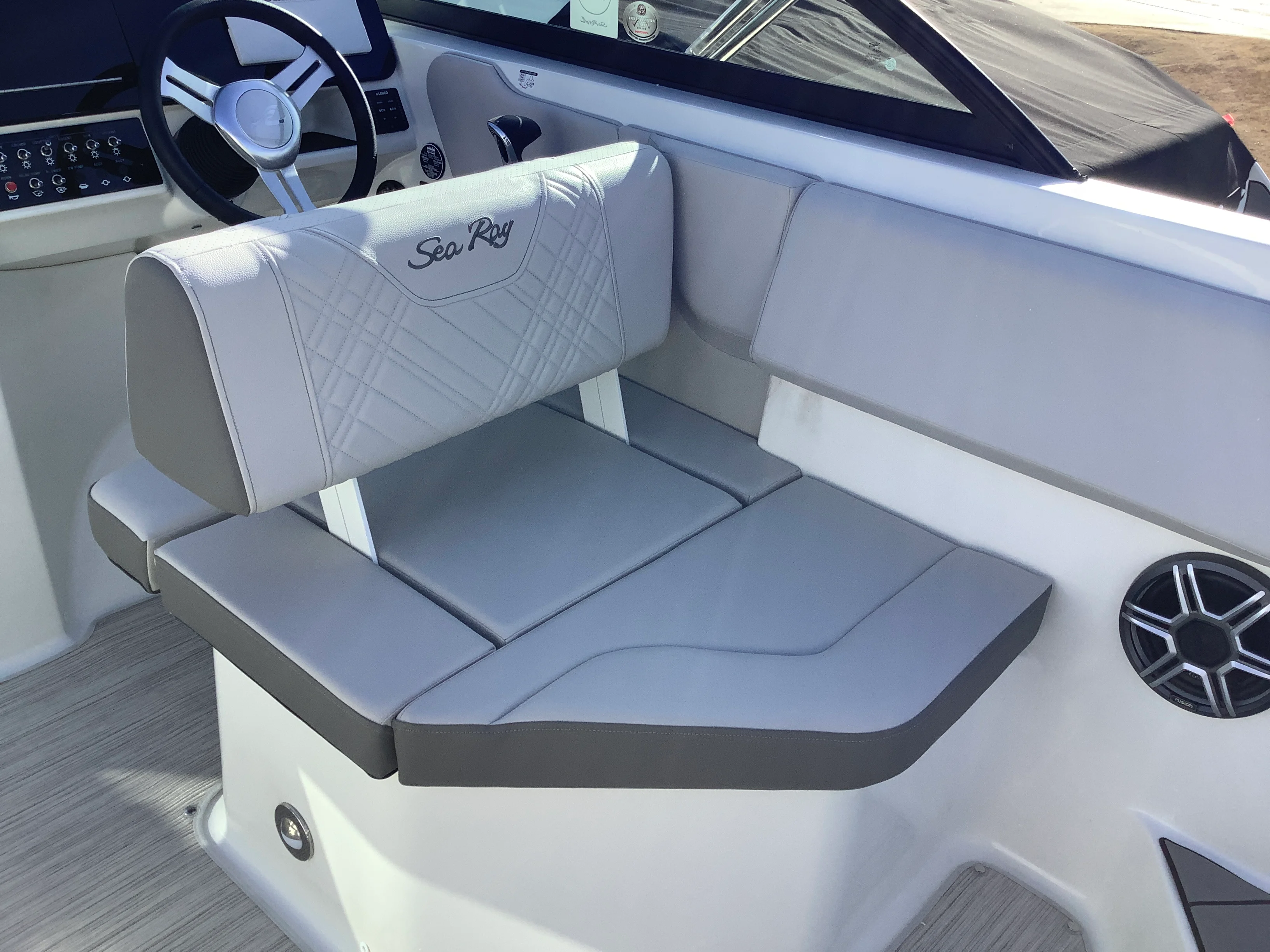 2026 Sea Ray SDX 230 Image Thumbnail #20