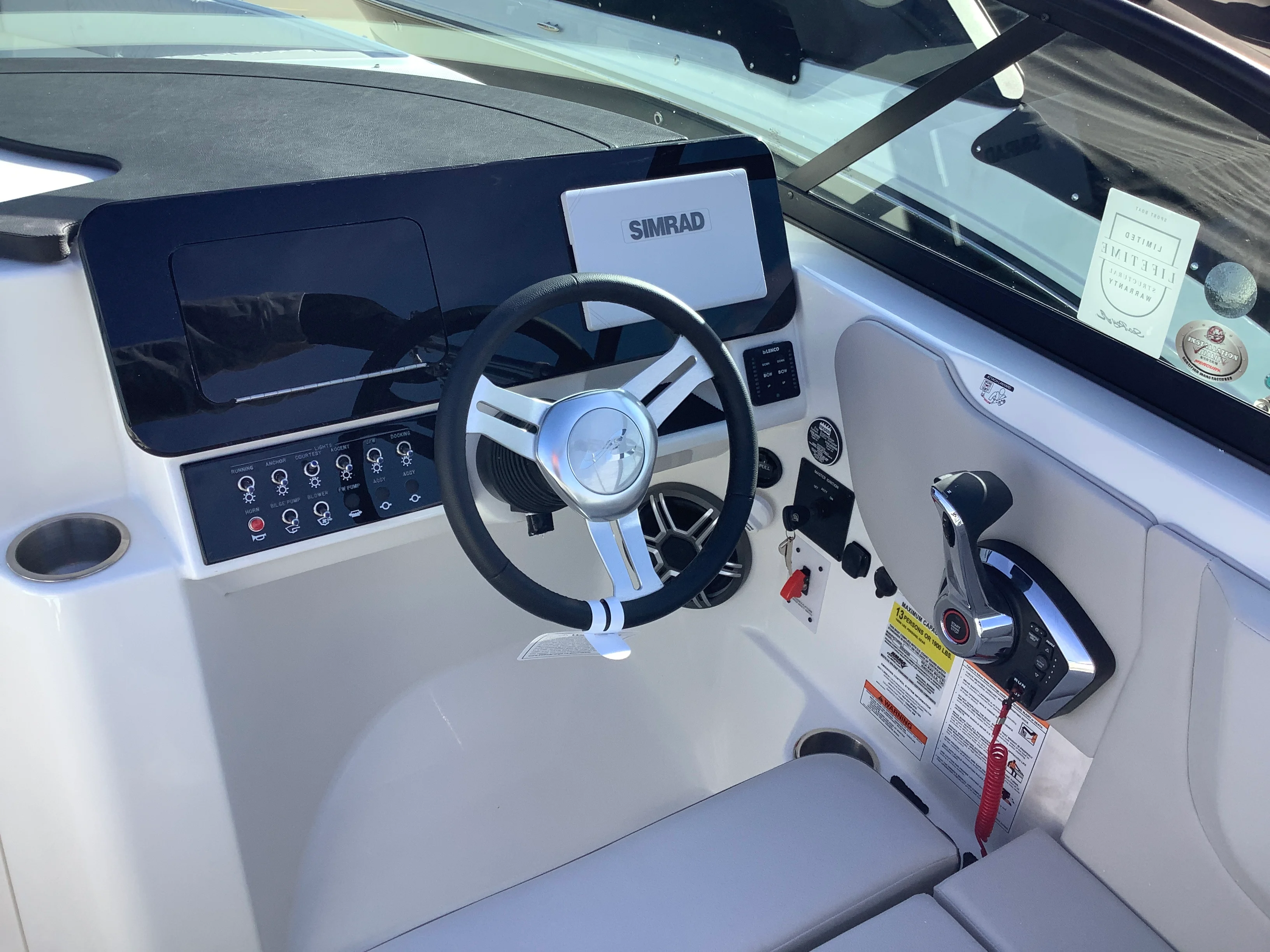 2026 Sea Ray SDX 230 Image Thumbnail #18